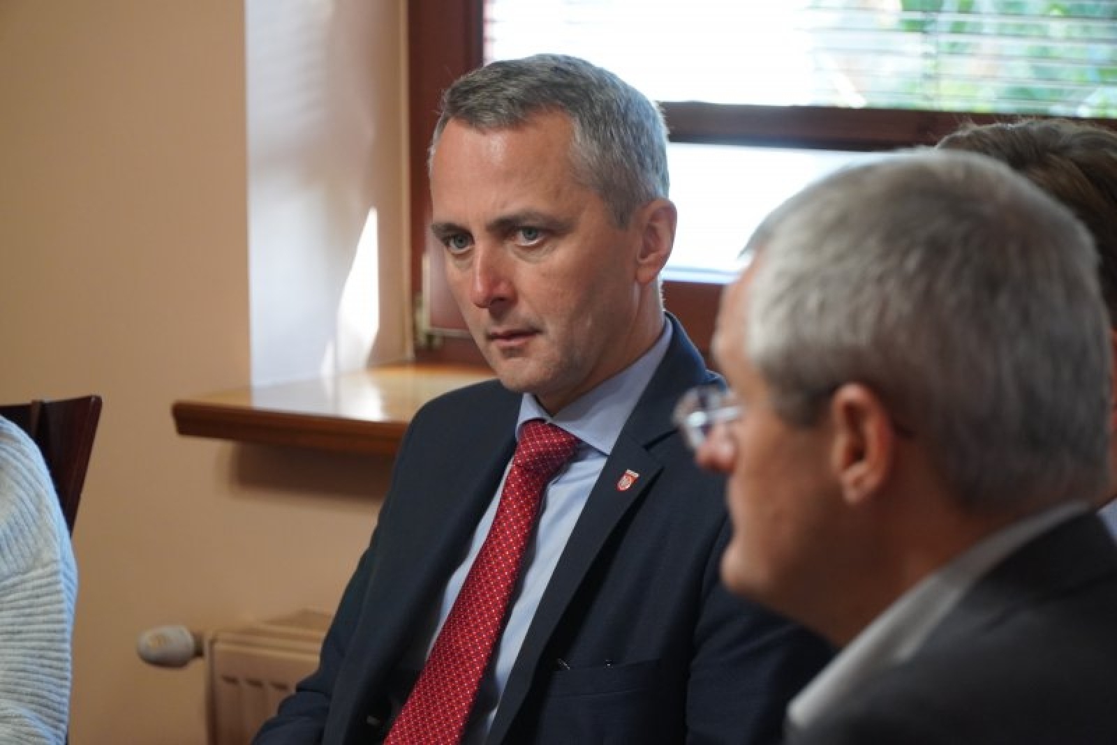 Zdjęcie w galerii na portalu naszraciborz.pl: Początek był nerwowy. Spotkanie władz miasta z wykonawcą robót na DW 935 Racibórz-Rybnik wiadomości z regionu