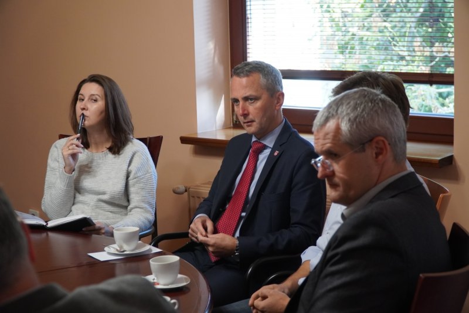 Zdjęcie w galerii na portalu naszraciborz.pl: Początek był nerwowy. Spotkanie władz miasta z wykonawcą robót na DW 935 Racibórz-Rybnik wiadomości z regionu