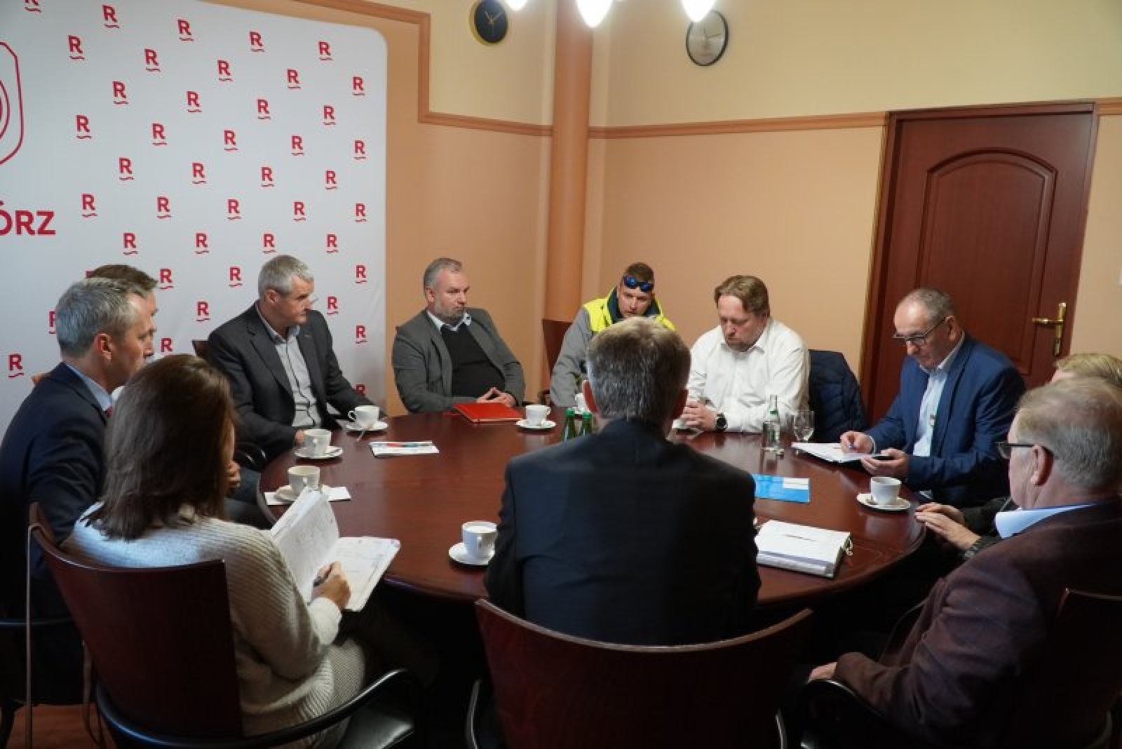 Zdjęcie w galerii na portalu naszraciborz.pl: Początek był nerwowy. Spotkanie władz miasta z wykonawcą robót na DW 935 Racibórz-Rybnik wiadomości z regionu