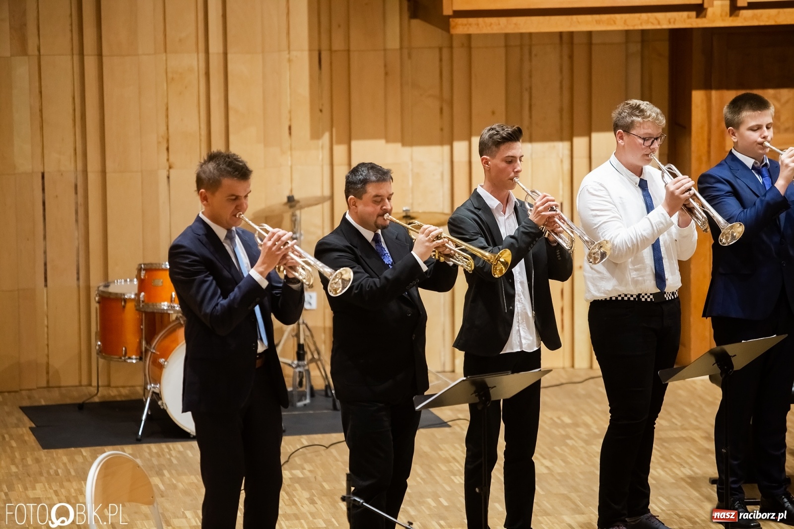 Zdjęcie w galerii na portalu naszraciborz.pl: Koncert jubileuszowy z okazji 60-lecia raciborskiej szkoły muzycznej wiadomości z regionu