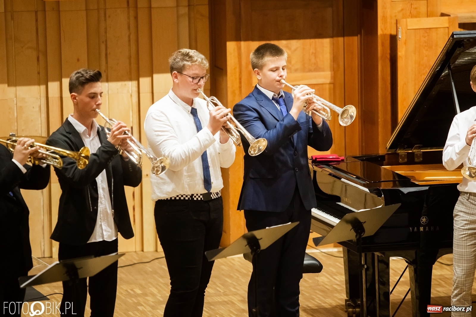 Zdjęcie w galerii na portalu naszraciborz.pl: Koncert jubileuszowy z okazji 60-lecia raciborskiej szkoły muzycznej wiadomości z regionu