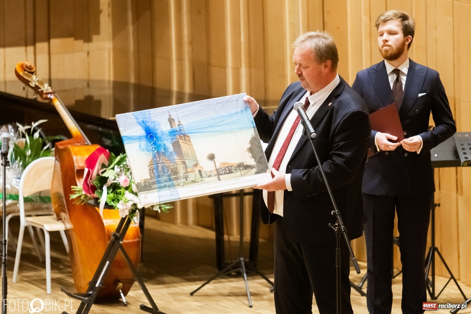 Zdjęcie w galerii na portalu naszraciborz.pl: Koncert jubileuszowy z okazji 60-lecia raciborskiej szkoły muzycznej wiadomości z regionu