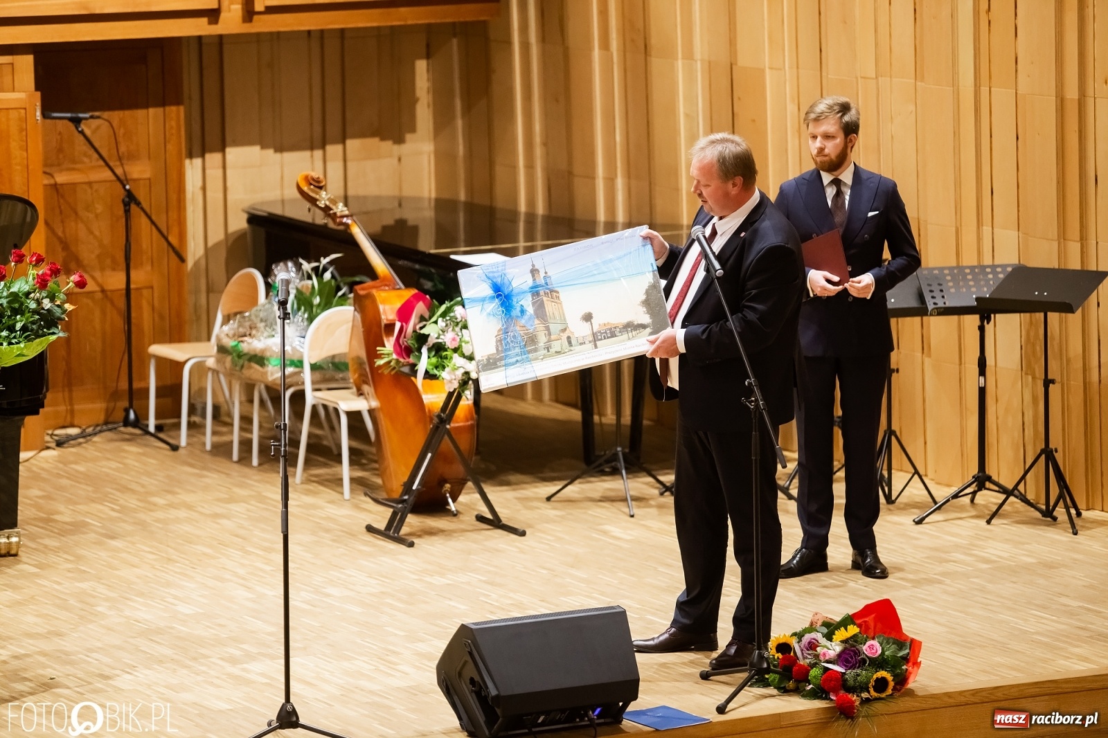 Zdjęcie w galerii na portalu naszraciborz.pl: Koncert jubileuszowy z okazji 60-lecia raciborskiej szkoły muzycznej wiadomości z regionu