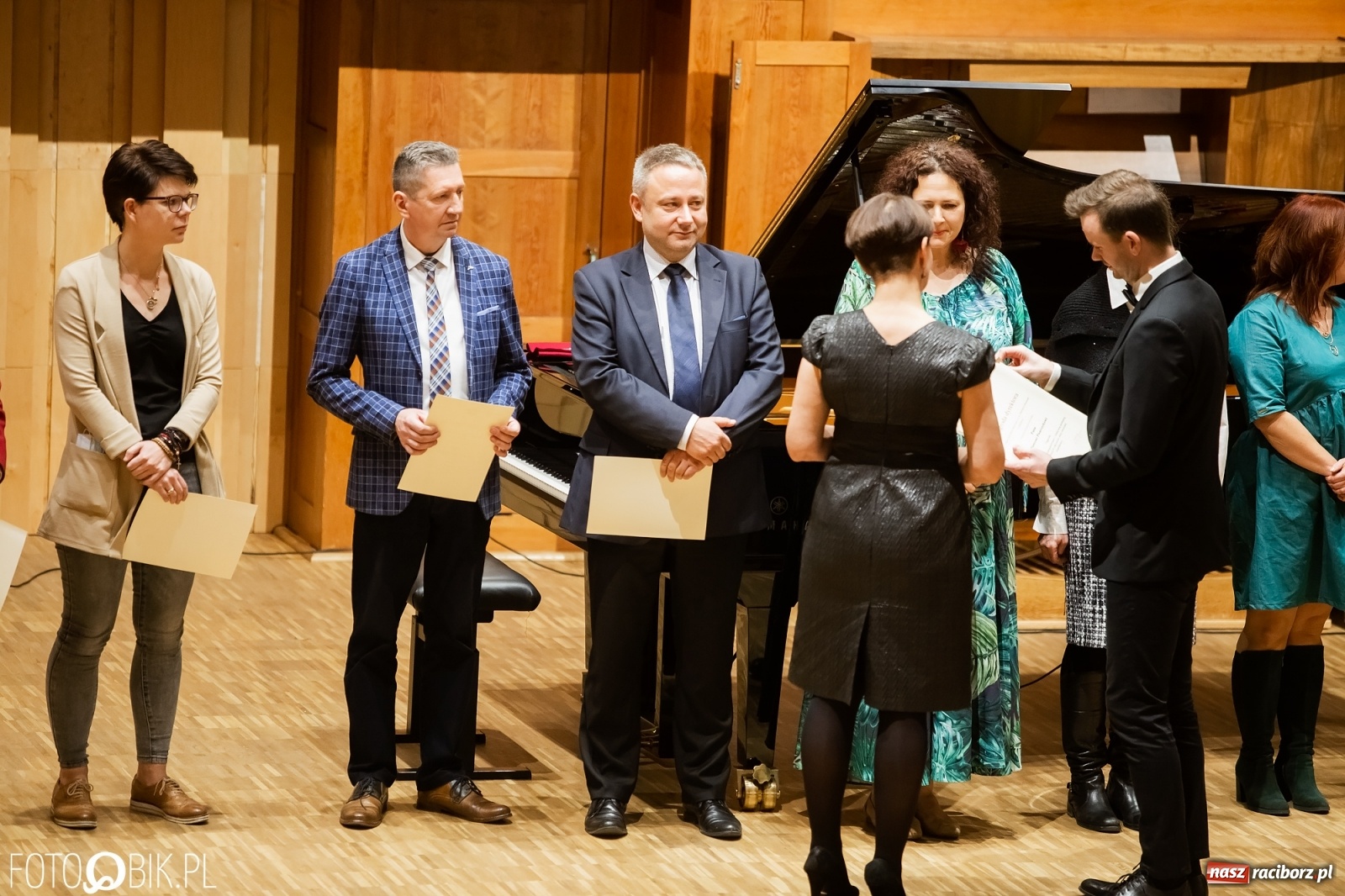 Zdjęcie w galerii na portalu naszraciborz.pl: Koncert jubileuszowy z okazji 60-lecia raciborskiej szkoły muzycznej wiadomości z regionu