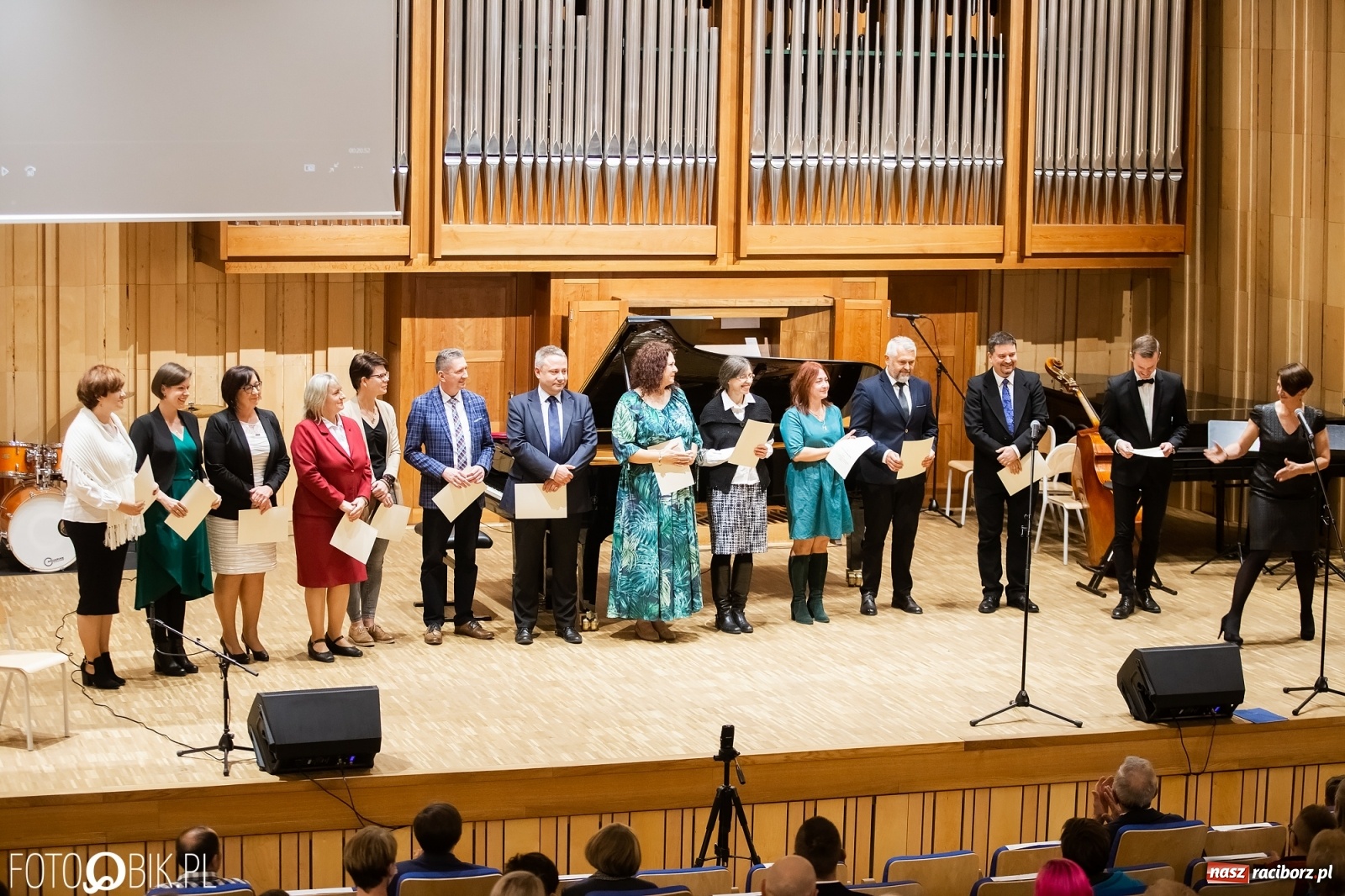 Zdjęcie w galerii na portalu naszraciborz.pl: Koncert jubileuszowy z okazji 60-lecia raciborskiej szkoły muzycznej wiadomości z regionu