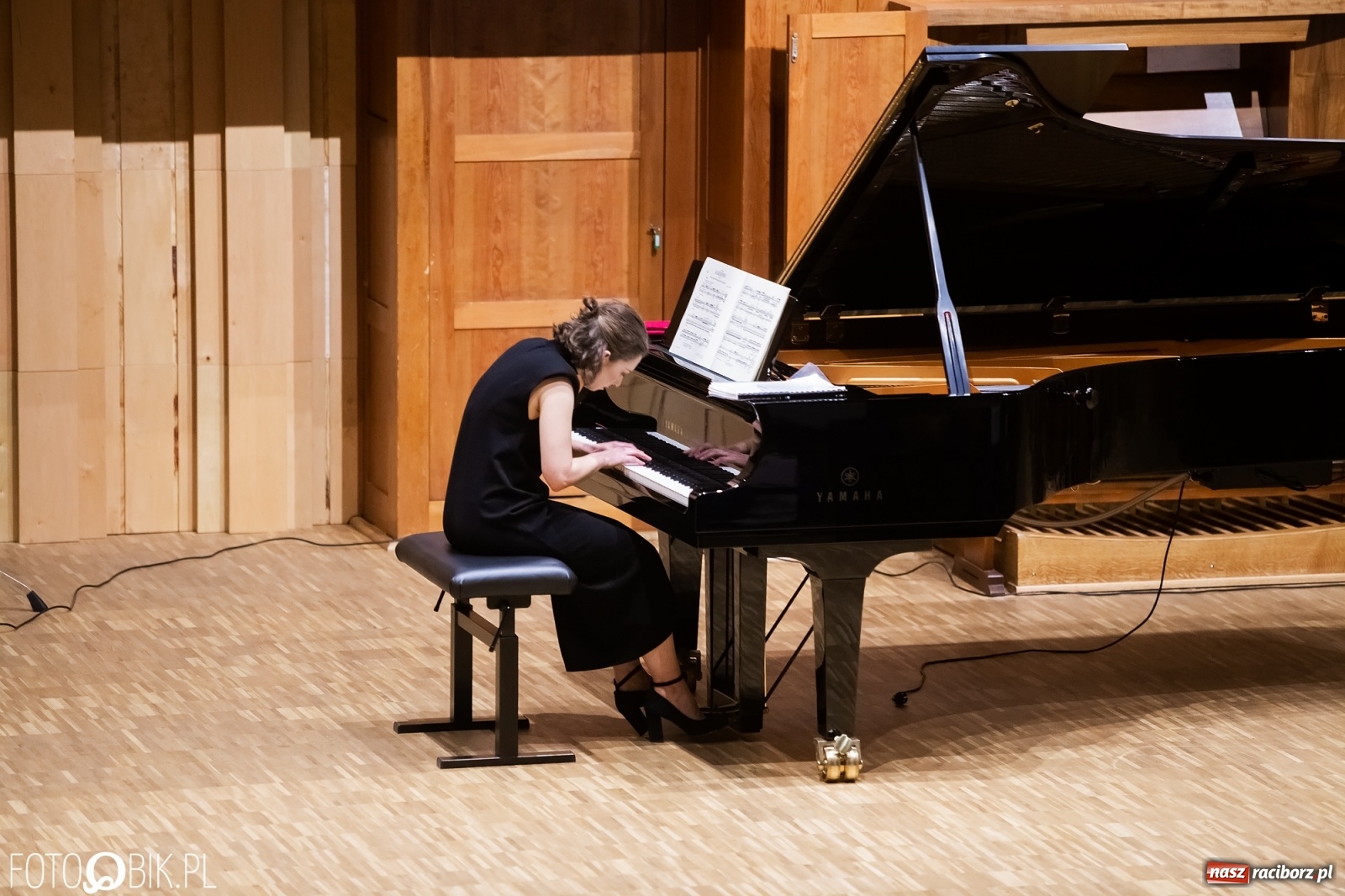 Zdjęcie w galerii na portalu naszraciborz.pl: Koncert jubileuszowy z okazji 60-lecia raciborskiej szkoły muzycznej wiadomości z regionu