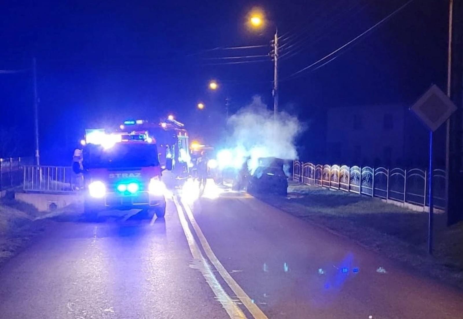 Zdjęcie w galerii na portalu naszraciborz.pl: Raport 998. Seat leon stanął w płomieniach [FOTO] wiadomości z regionu