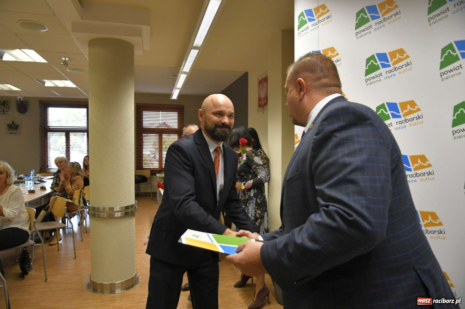 Zdjęcie w galerii na portalu naszraciborz.pl: Nagrody starosty na powiatowy Dzień Edukacji Narodowej wiadomości z regionu