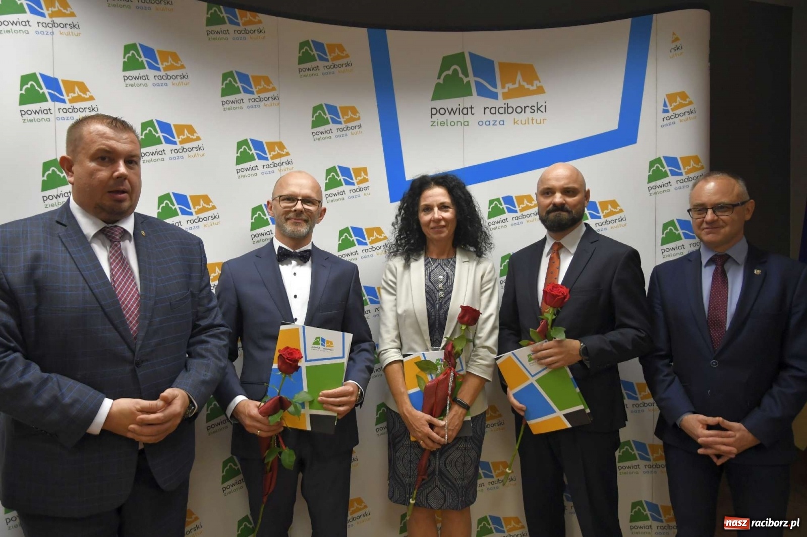 Zdjęcie w galerii na portalu naszraciborz.pl: Nagrody starosty na powiatowy Dzień Edukacji Narodowej wiadomości z regionu