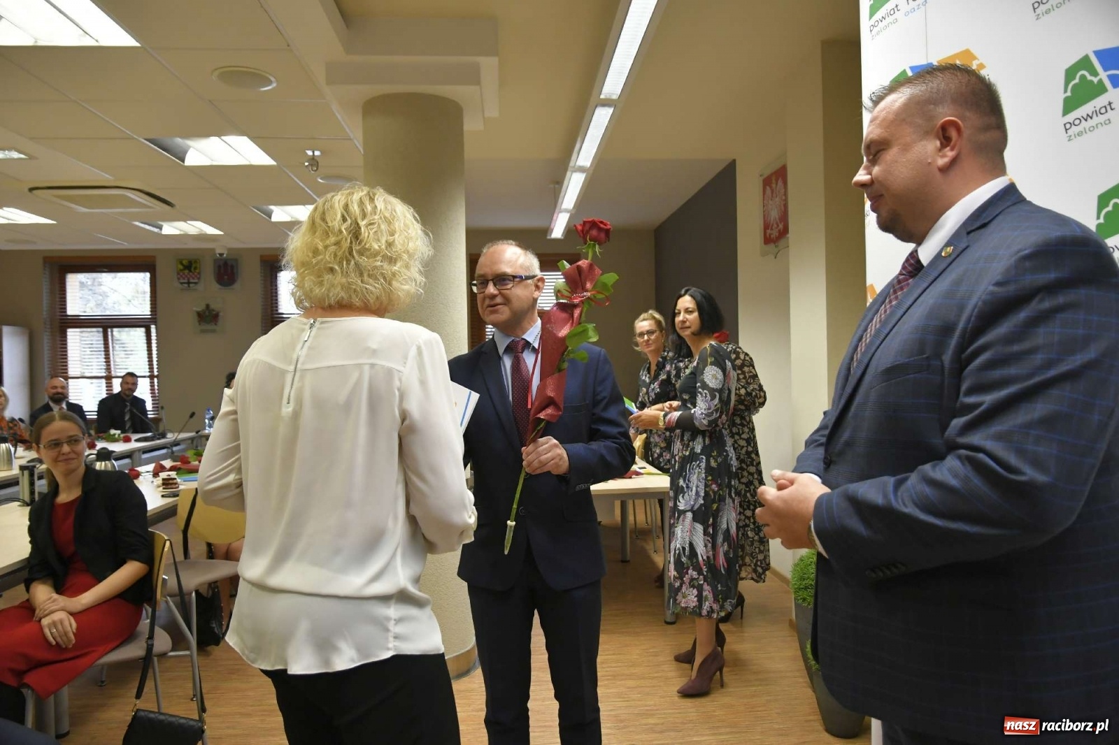 Zdjęcie w galerii na portalu naszraciborz.pl: Nagrody starosty na powiatowy Dzień Edukacji Narodowej wiadomości z regionu