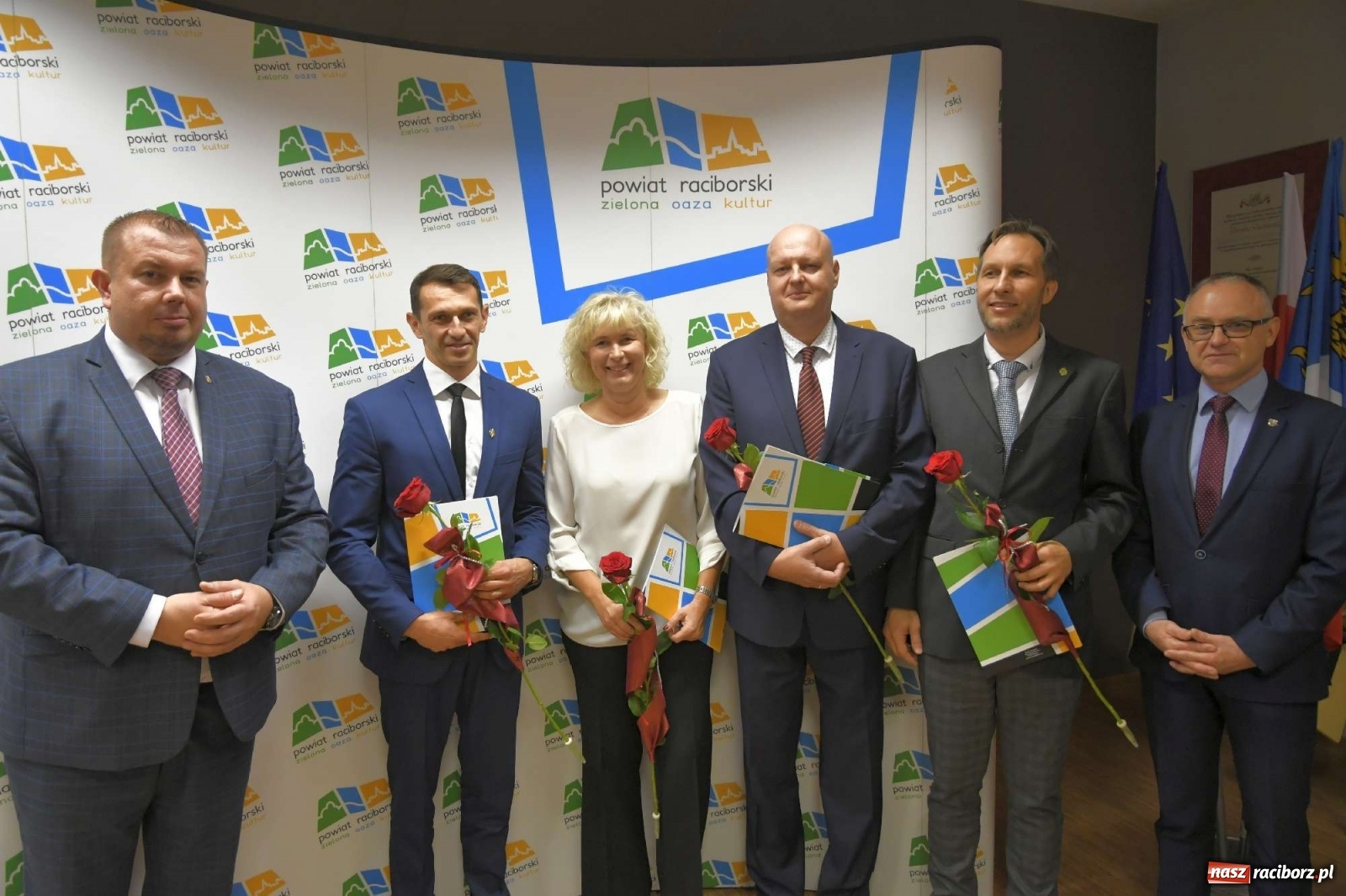 Zdjęcie w galerii na portalu naszraciborz.pl: Nagrody starosty na powiatowy Dzień Edukacji Narodowej wiadomości z regionu