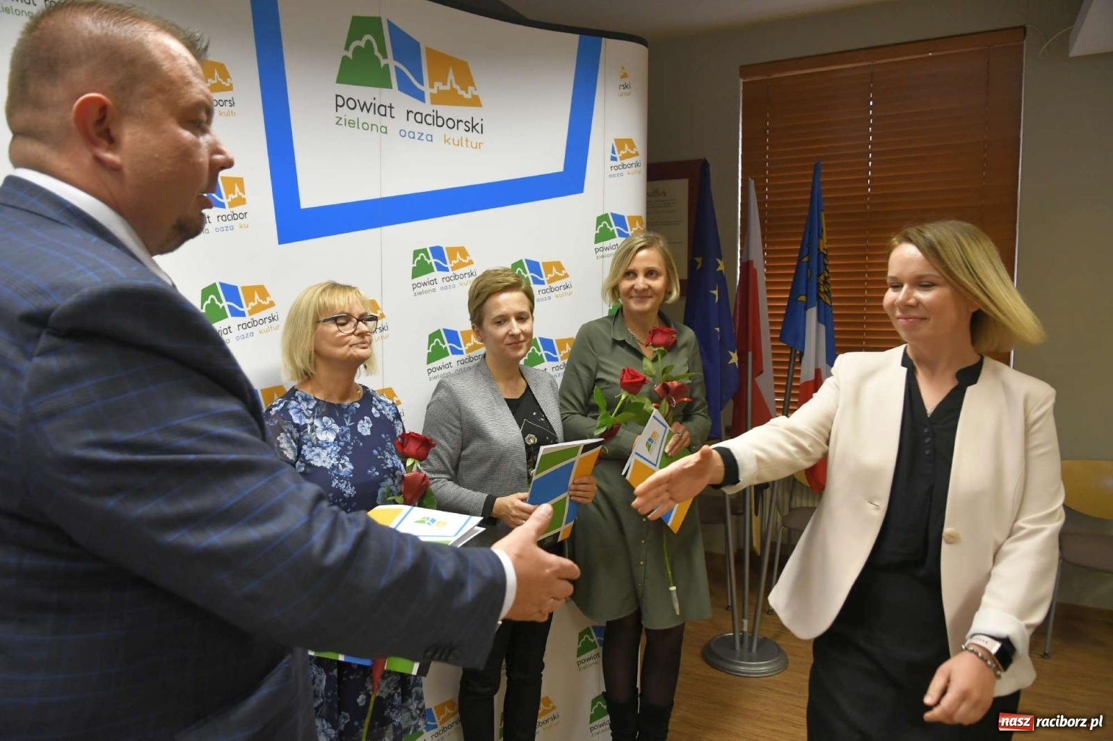 Zdjęcie w galerii na portalu naszraciborz.pl: Nagrody starosty na powiatowy Dzień Edukacji Narodowej wiadomości z regionu