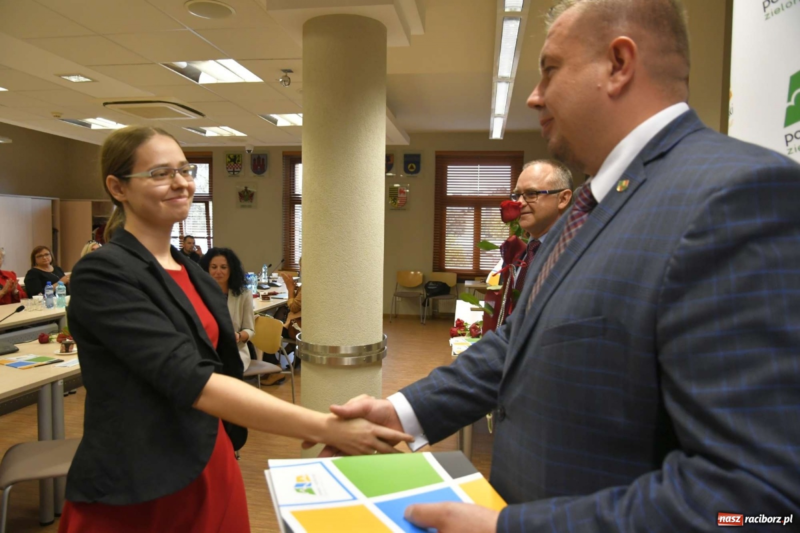 Zdjęcie w galerii na portalu naszraciborz.pl: Nagrody starosty na powiatowy Dzień Edukacji Narodowej wiadomości z regionu