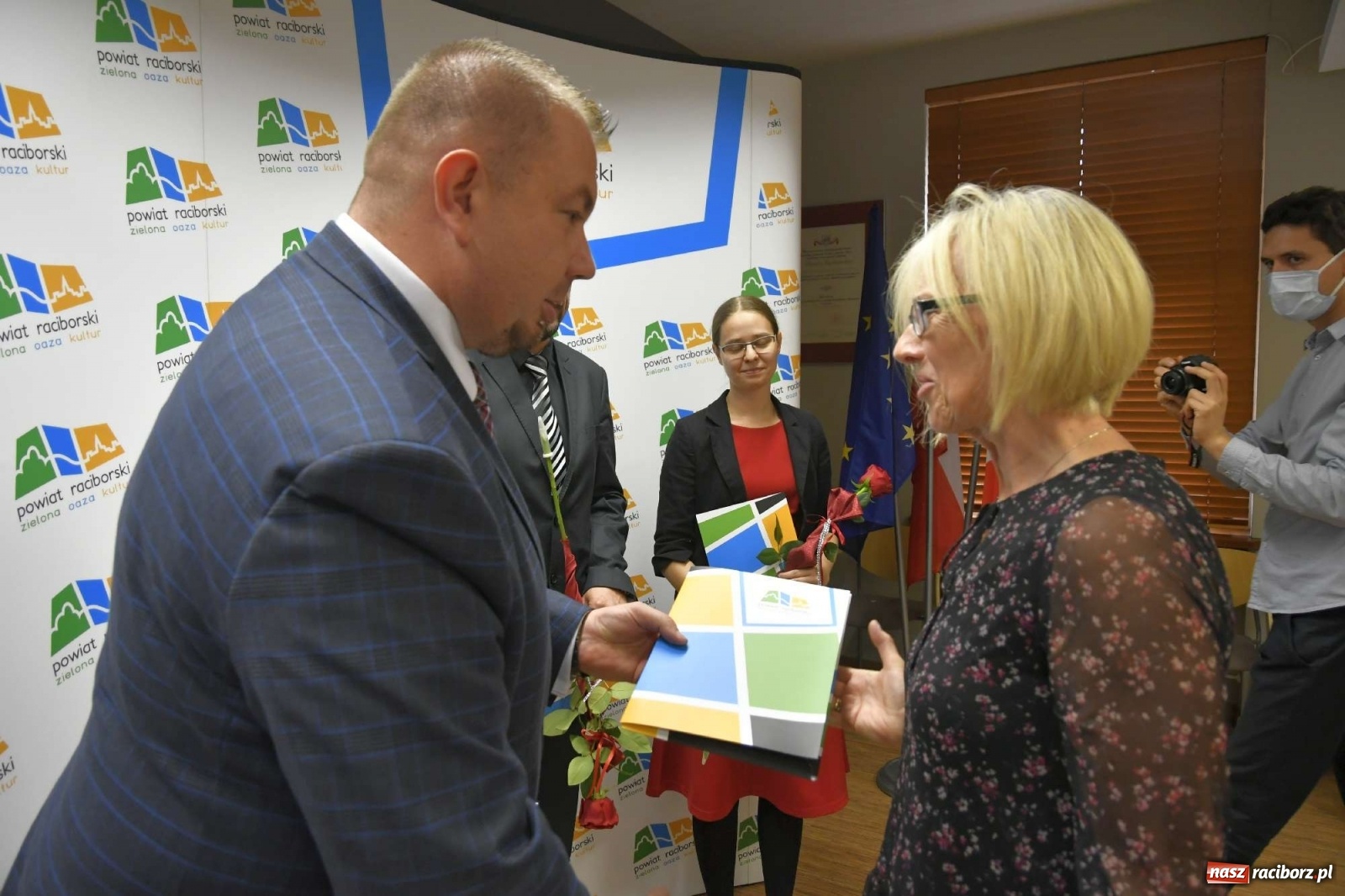 Zdjęcie w galerii na portalu naszraciborz.pl: Nagrody starosty na powiatowy Dzień Edukacji Narodowej wiadomości z regionu