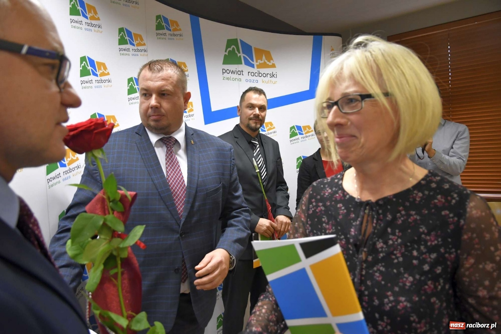 Zdjęcie w galerii na portalu naszraciborz.pl: Nagrody starosty na powiatowy Dzień Edukacji Narodowej wiadomości z regionu