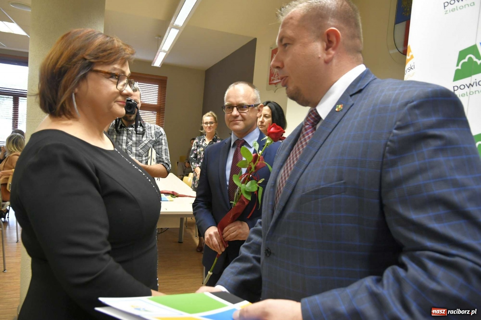 Zdjęcie w galerii na portalu naszraciborz.pl: Nagrody starosty na powiatowy Dzień Edukacji Narodowej wiadomości z regionu