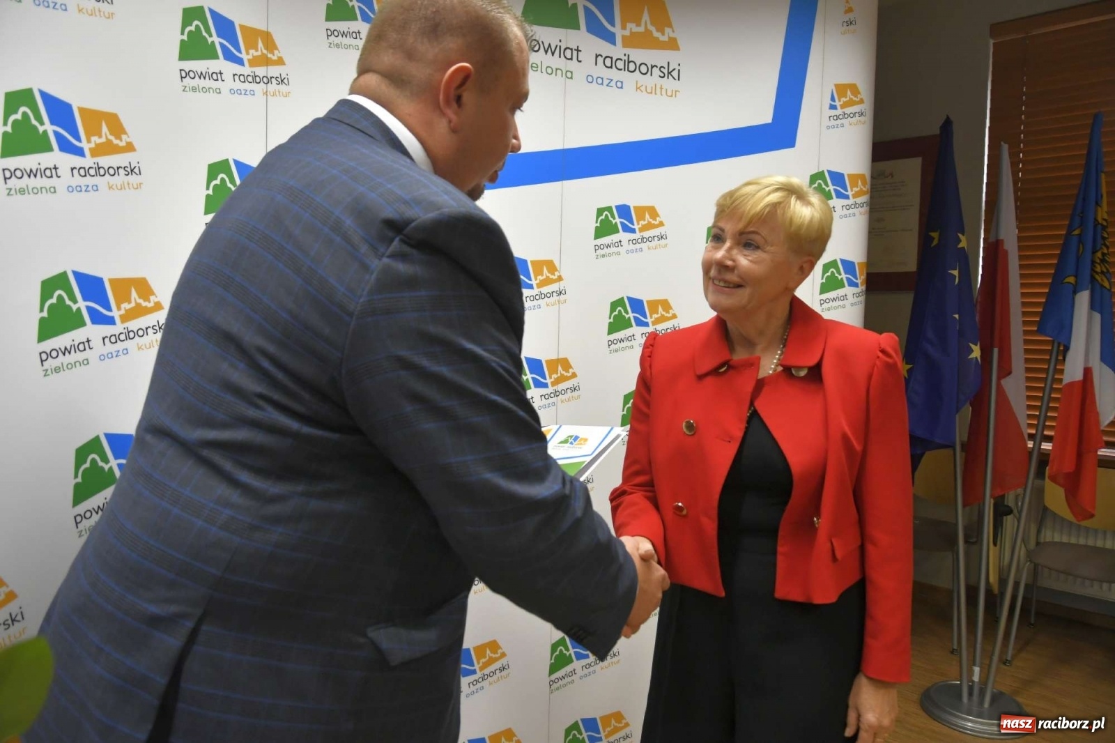 Zdjęcie w galerii na portalu naszraciborz.pl: Nagrody starosty na powiatowy Dzień Edukacji Narodowej wiadomości z regionu