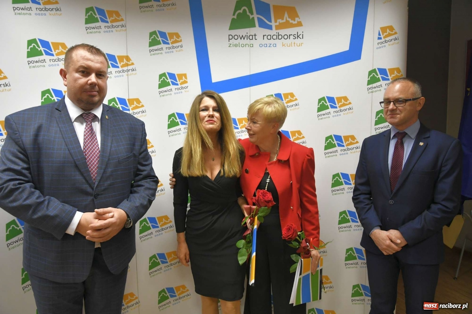 Zdjęcie w galerii na portalu naszraciborz.pl: Nagrody starosty na powiatowy Dzień Edukacji Narodowej wiadomości z regionu