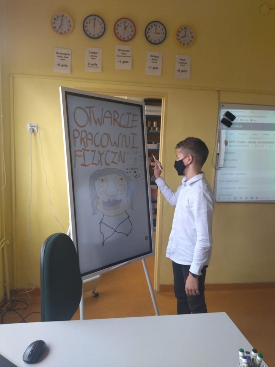 Zdjęcie w galerii na portalu naszraciborz.pl: Nauka jest fajna! Szkoła w Kuźni Raciborskiej ma nowoczesne pracownie wiadomości z regionu