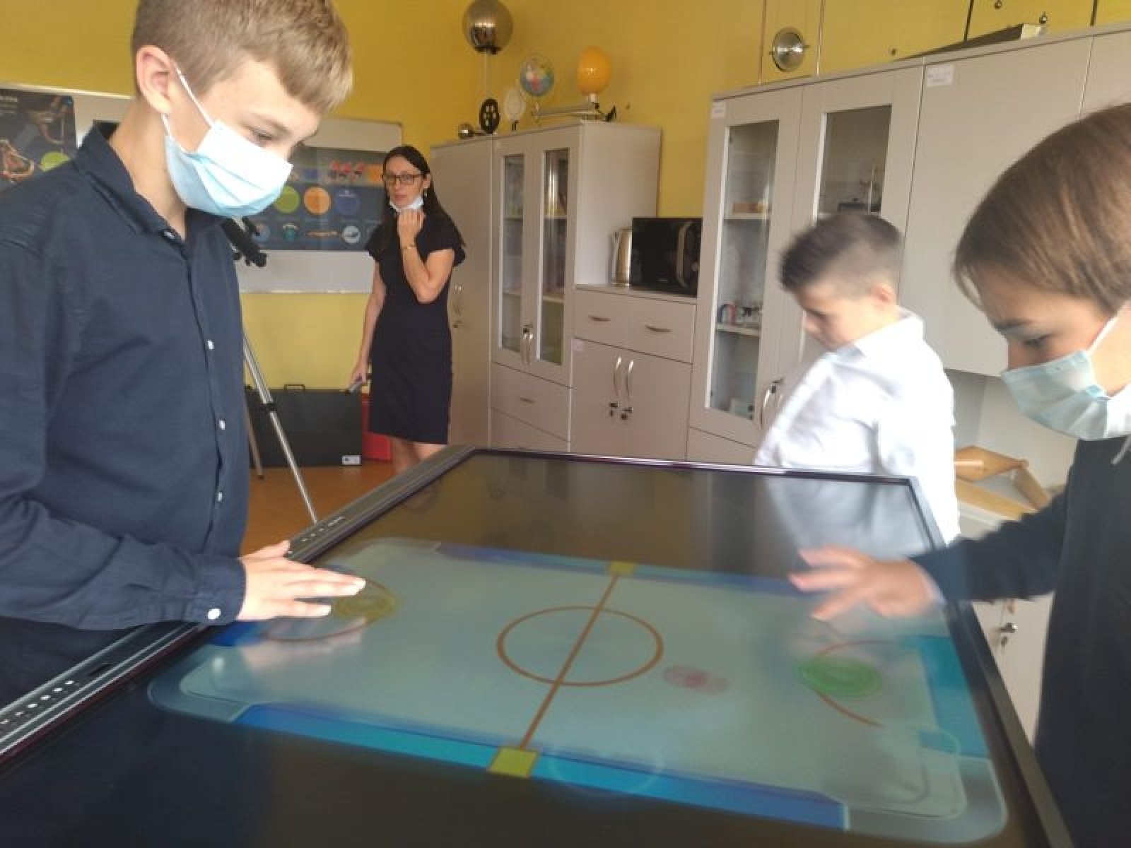 Zdjęcie w galerii na portalu naszraciborz.pl: Nauka jest fajna! Szkoła w Kuźni Raciborskiej ma nowoczesne pracownie wiadomości z regionu