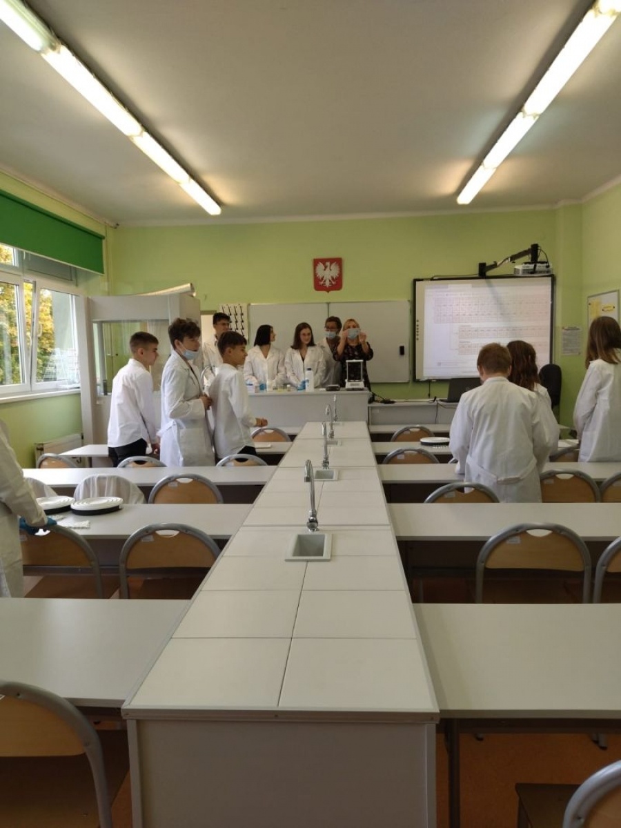 Zdjęcie w galerii na portalu naszraciborz.pl: Nauka jest fajna! Szkoła w Kuźni Raciborskiej ma nowoczesne pracownie wiadomości z regionu