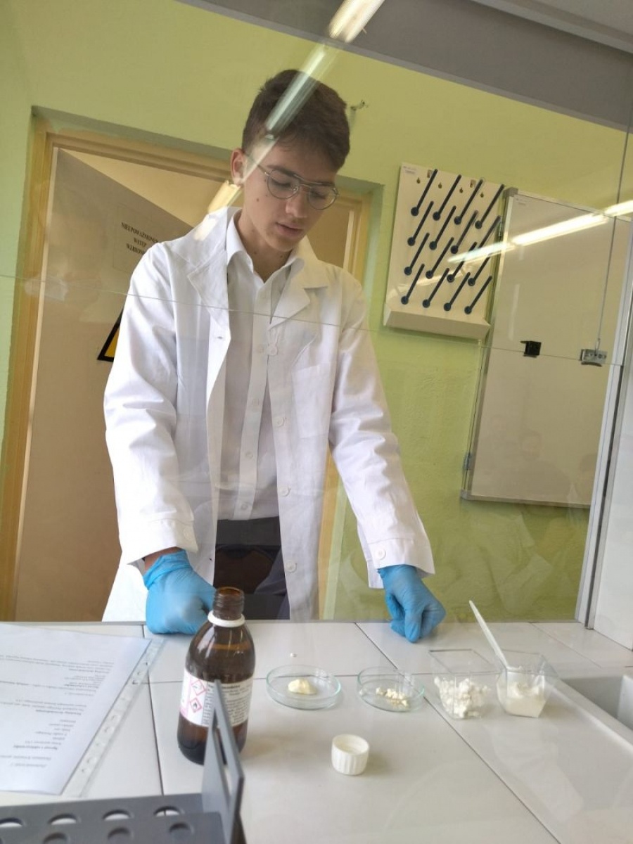 Zdjęcie w galerii na portalu naszraciborz.pl: Nauka jest fajna! Szkoła w Kuźni Raciborskiej ma nowoczesne pracownie wiadomości z regionu