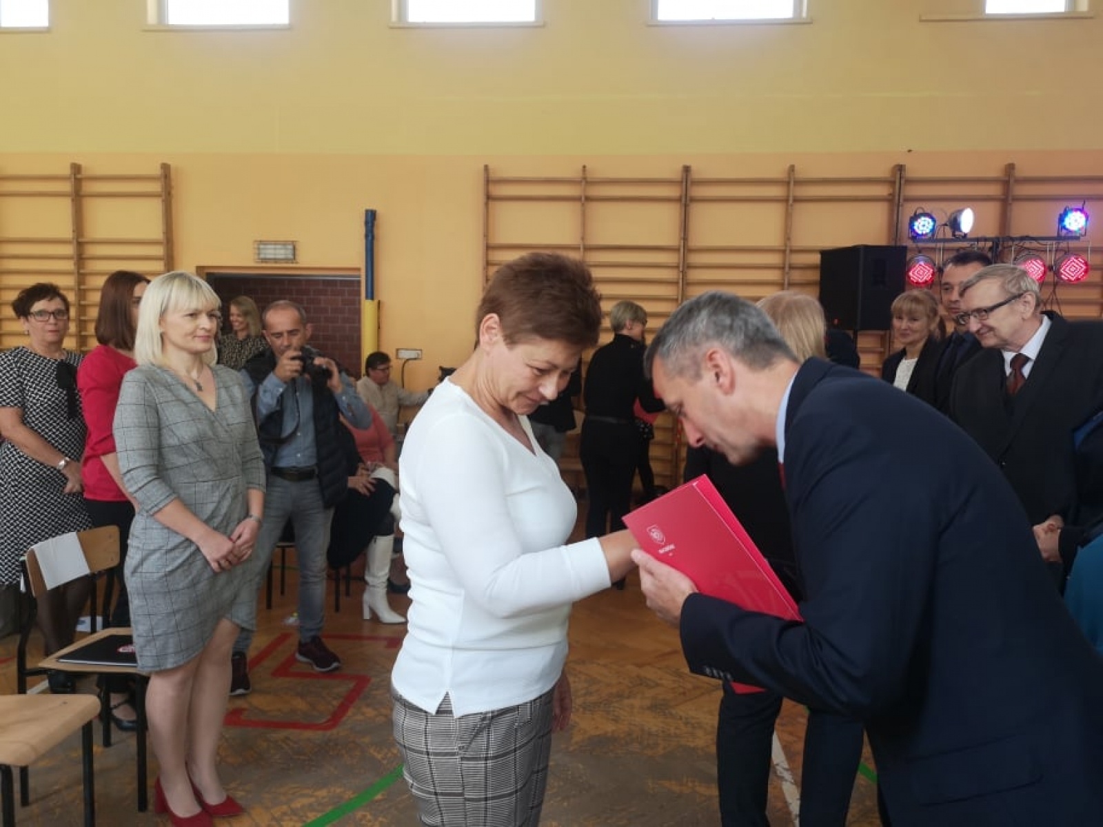 Zdjęcie w galerii na portalu naszraciborz.pl: Miejskie obchody Dnia Edukacji Narodowej w SP 13 [FOTO i WIDEO] wiadomości z regionu