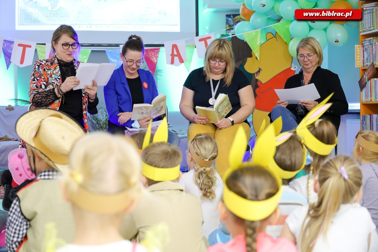 Zdjęcie w galerii na portalu naszraciborz.pl: Stumilowy Las wyrósł w bibliotece. Za nami Urodziny Kubusia Puchatka wiadomości z regionu