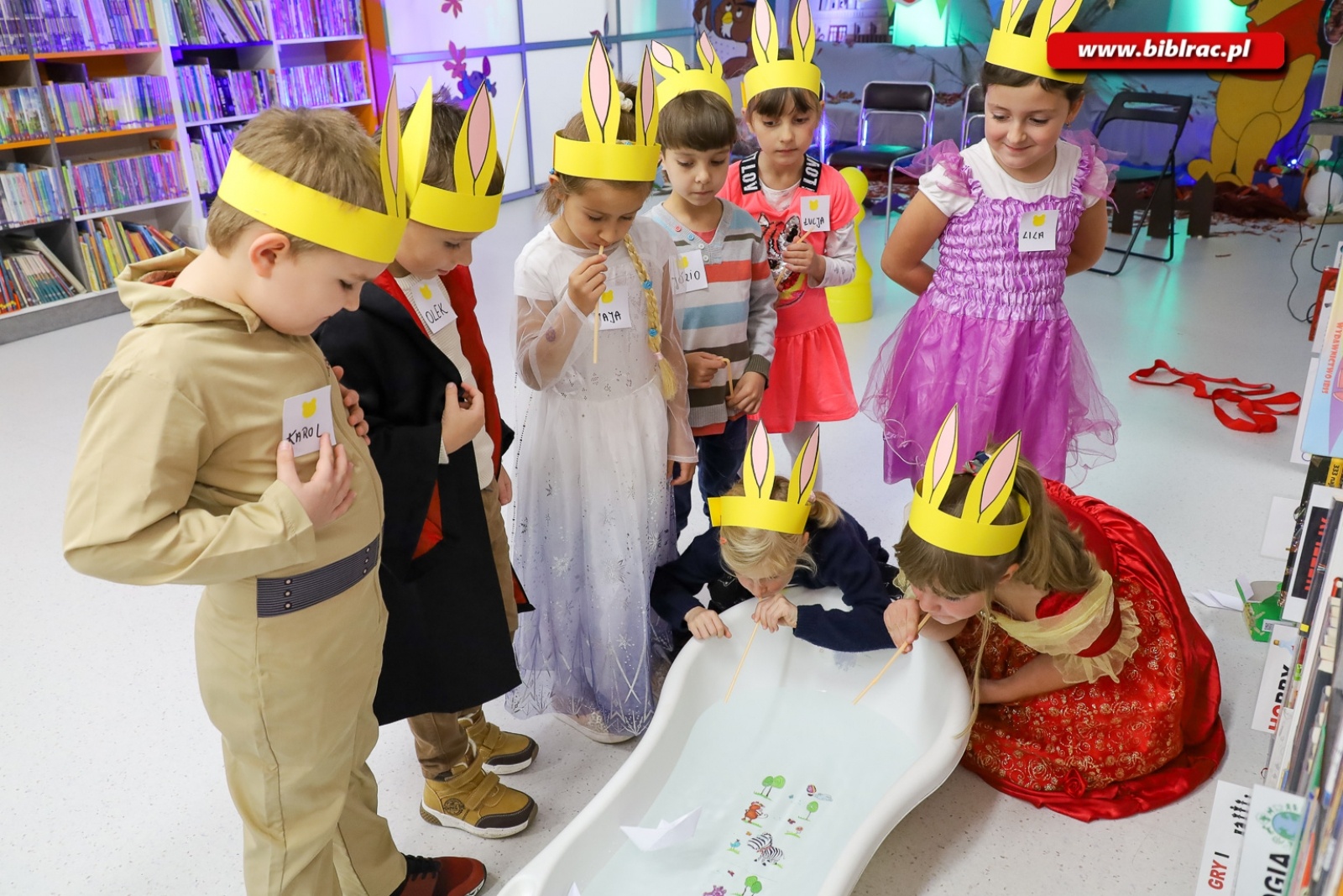 Zdjęcie w galerii na portalu naszraciborz.pl: Stumilowy Las wyrósł w bibliotece. Za nami Urodziny Kubusia Puchatka wiadomości z regionu