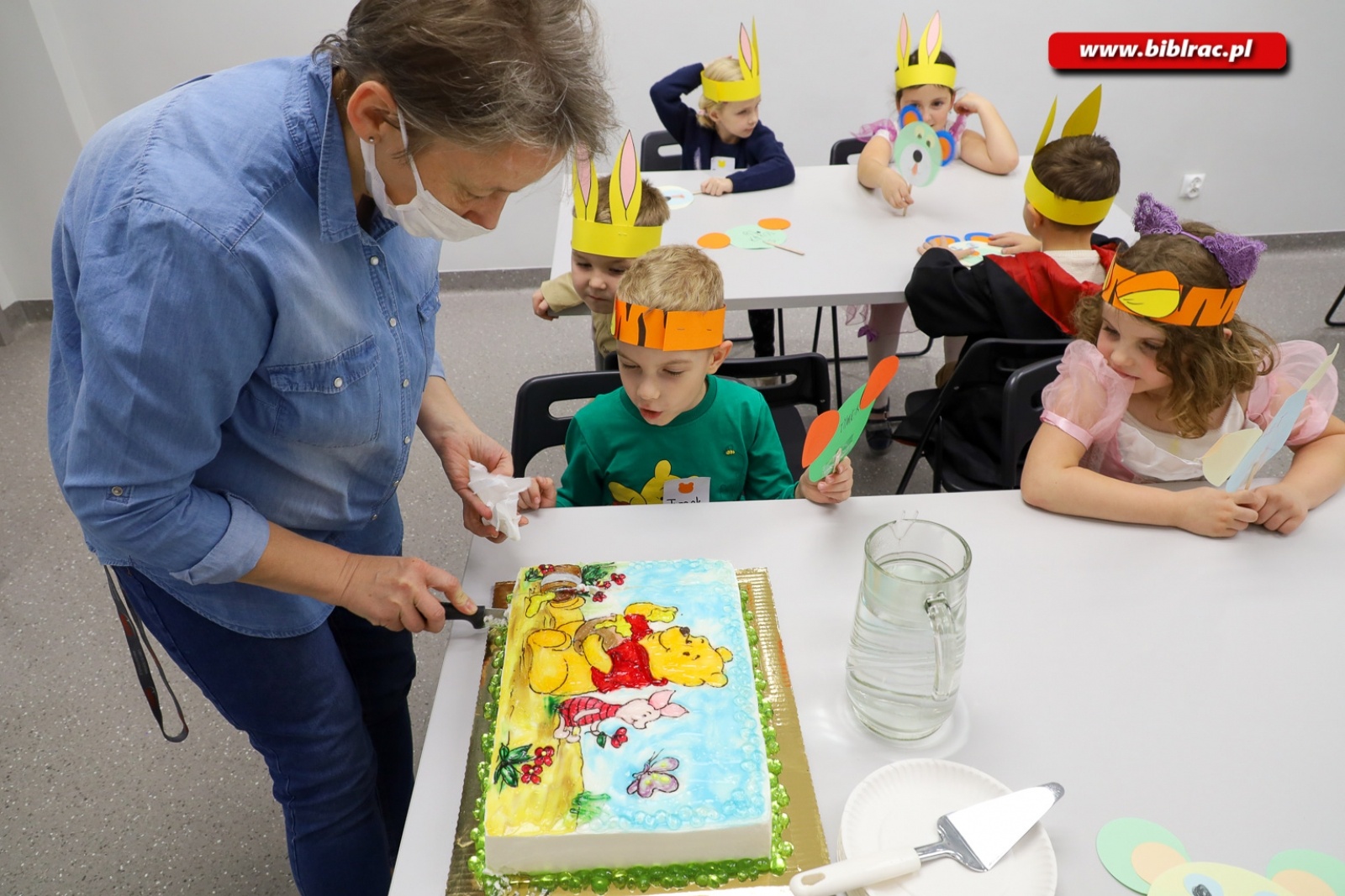 Zdjęcie w galerii na portalu naszraciborz.pl: Stumilowy Las wyrósł w bibliotece. Za nami Urodziny Kubusia Puchatka wiadomości z regionu