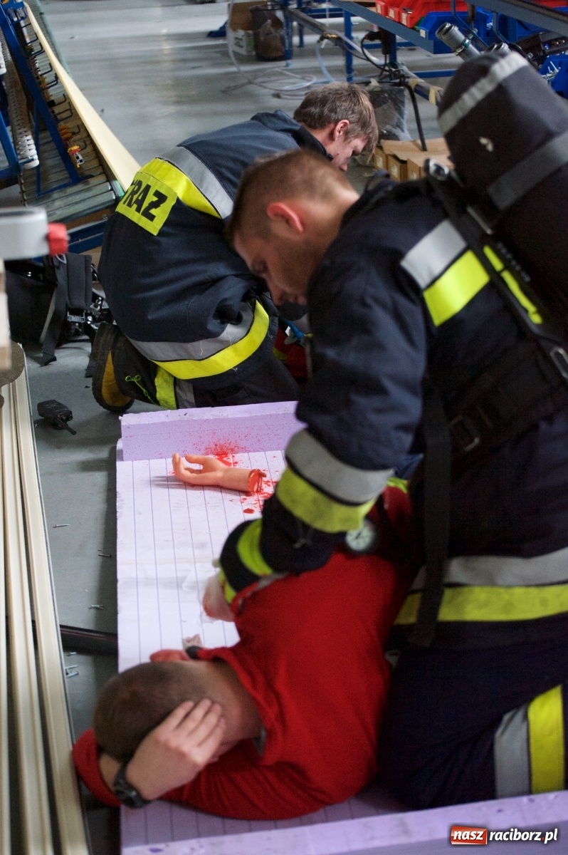 Zdjęcie w galerii na portalu naszraciborz.pl: Trzy scenariusze strażackich ćwiczeń w Eko-Oknach [FOTO i WIDEO] wiadomości z regionu