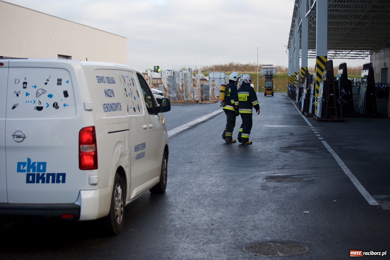 Zdjęcie w galerii na portalu naszraciborz.pl: Trzy scenariusze strażackich ćwiczeń w Eko-Oknach [FOTO i WIDEO] wiadomości z regionu