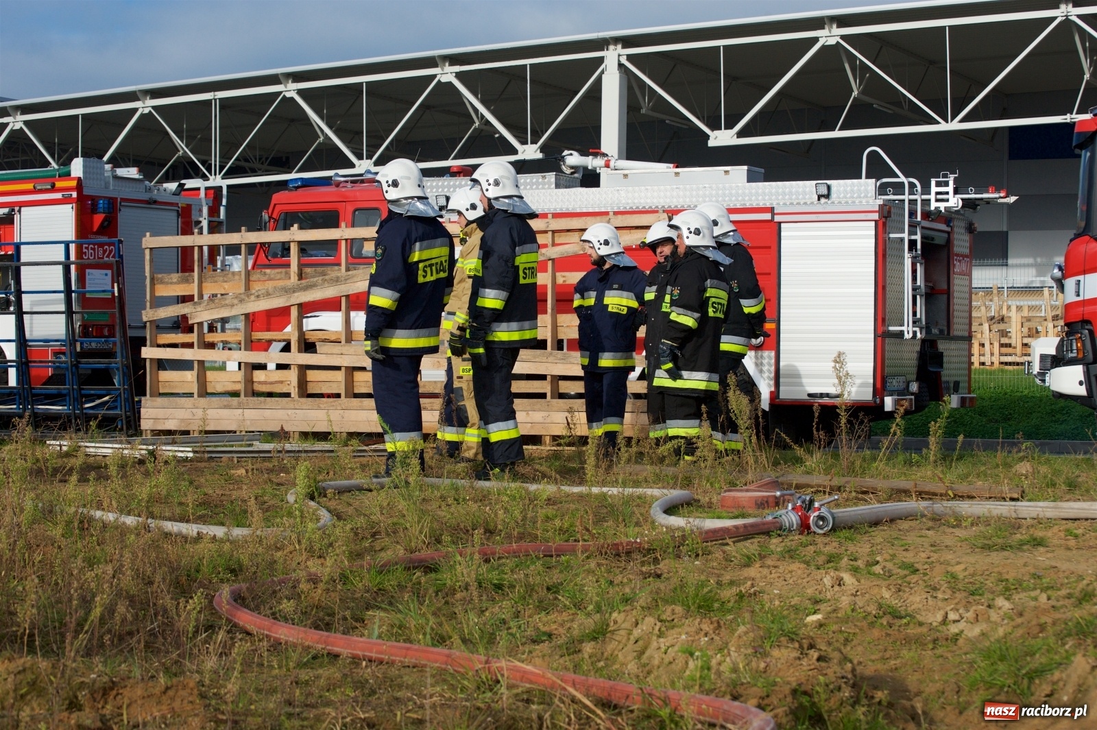 Zdjęcie w galerii na portalu naszraciborz.pl: Trzy scenariusze strażackich ćwiczeń w Eko-Oknach [FOTO i WIDEO] wiadomości z regionu