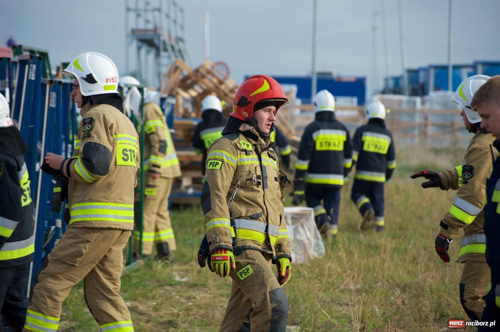 Zdjęcie w galerii na portalu naszraciborz.pl: Trzy scenariusze strażackich ćwiczeń w Eko-Oknach [FOTO i WIDEO] wiadomości z regionu