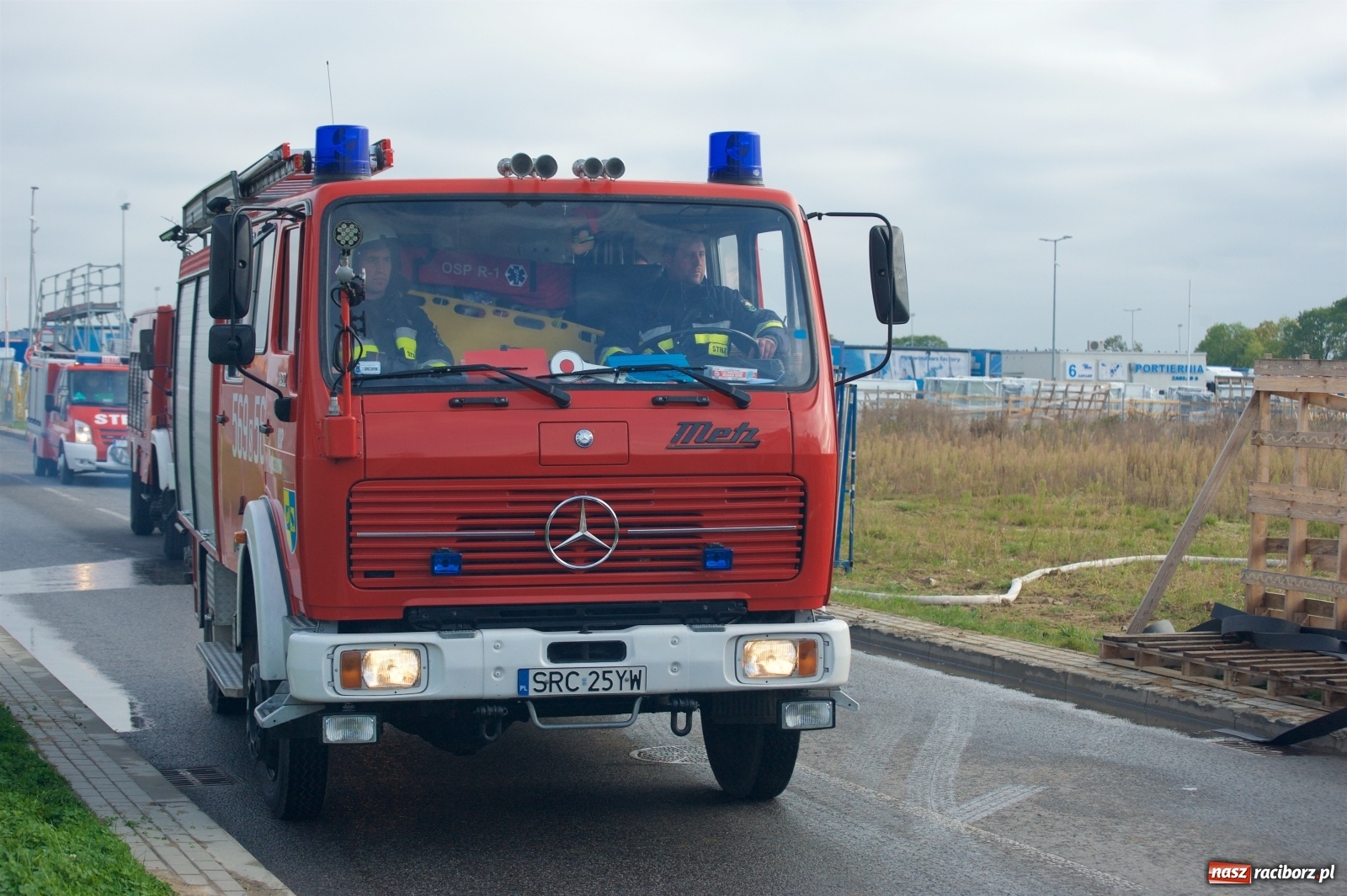 Zdjęcie w galerii na portalu naszraciborz.pl: Trzy scenariusze strażackich ćwiczeń w Eko-Oknach [FOTO i WIDEO] wiadomości z regionu