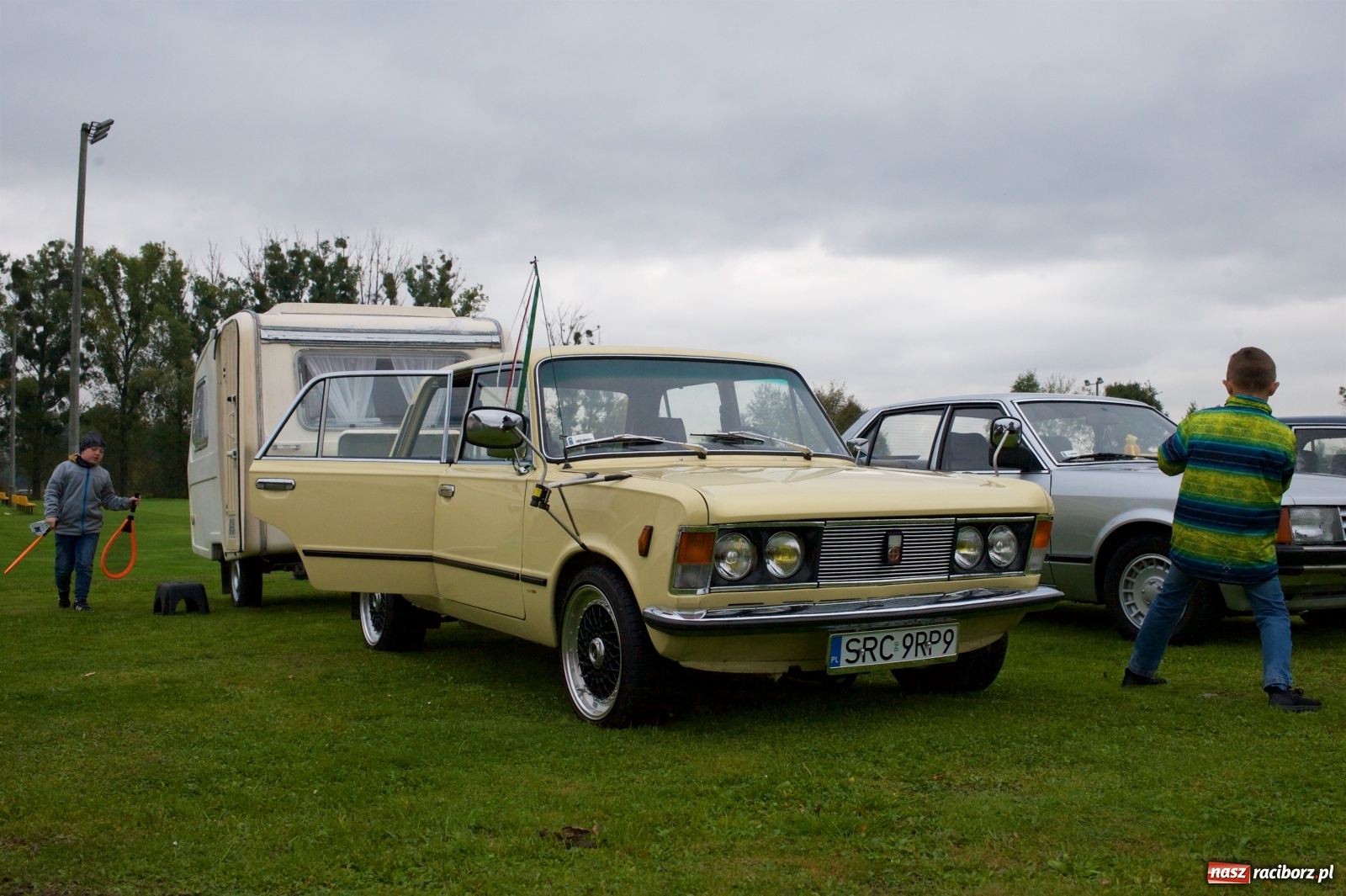 Zdjęcie w galerii na portalu naszraciborz.pl: Amerykański krążownik szos na zlocie w Zabełkowie [FOTO i WIDEO] wiadomości z regionu