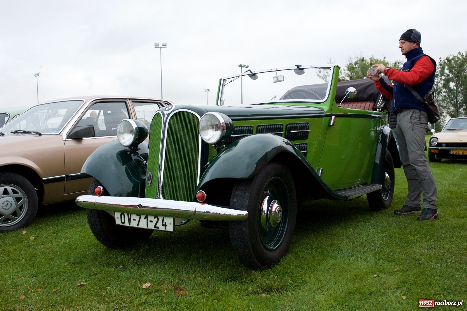 Zdjęcie w galerii na portalu naszraciborz.pl: Amerykański krążownik szos na zlocie w Zabełkowie [FOTO i WIDEO] wiadomości z regionu