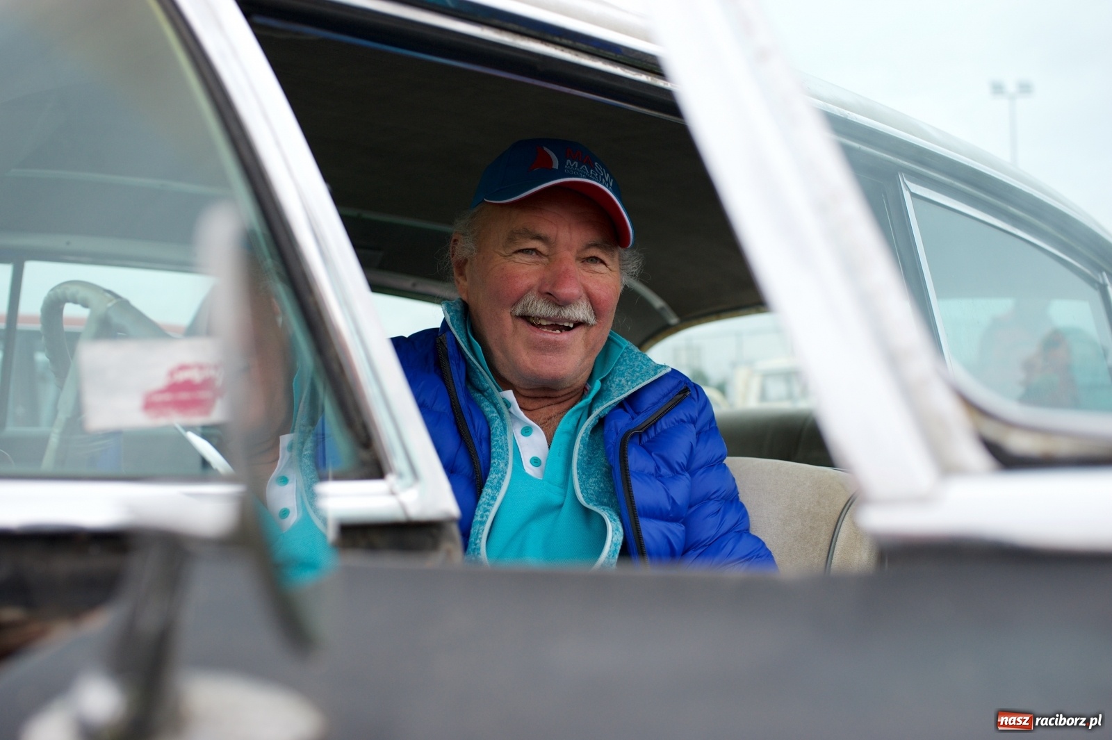 Zdjęcie w galerii na portalu naszraciborz.pl: Amerykański krążownik szos na zlocie w Zabełkowie [FOTO i WIDEO] wiadomości z regionu