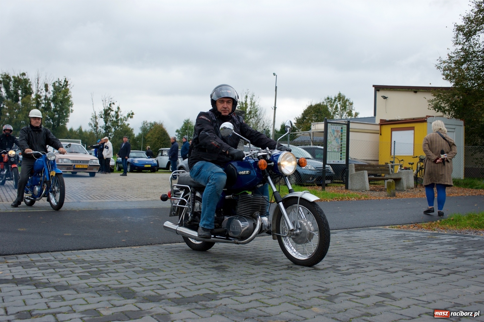 Zdjęcie w galerii na portalu naszraciborz.pl: Amerykański krążownik szos na zlocie w Zabełkowie [FOTO i WIDEO] wiadomości z regionu