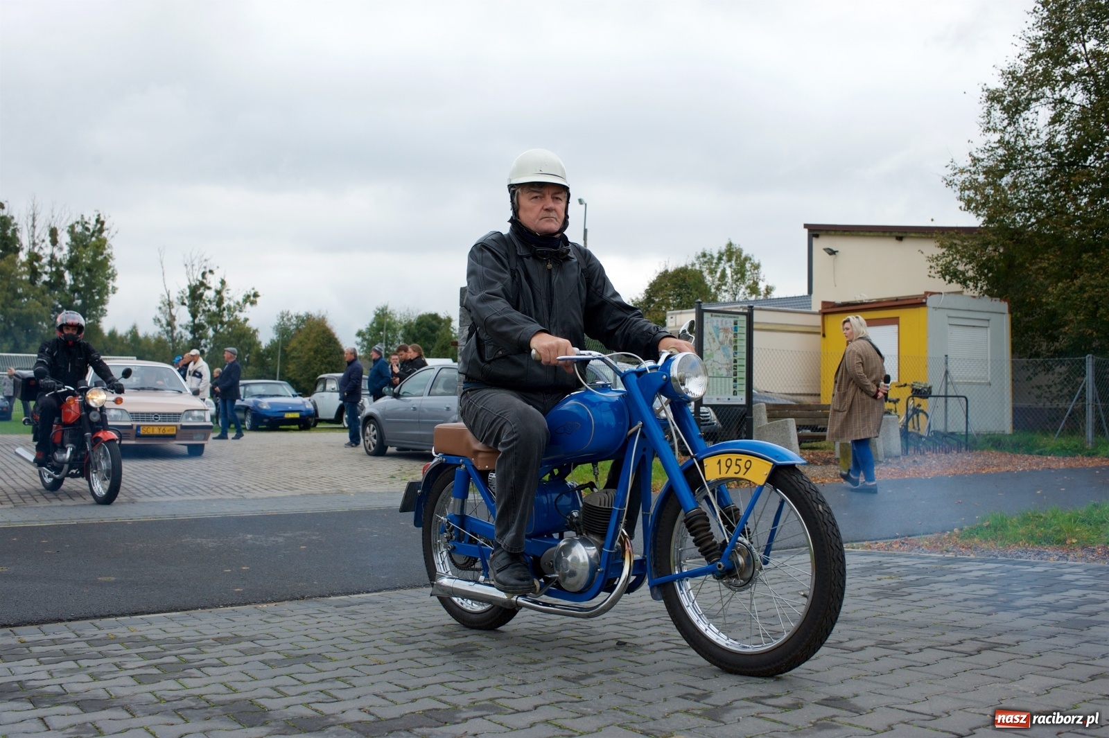 Zdjęcie w galerii na portalu naszraciborz.pl: Amerykański krążownik szos na zlocie w Zabełkowie [FOTO i WIDEO] wiadomości z regionu