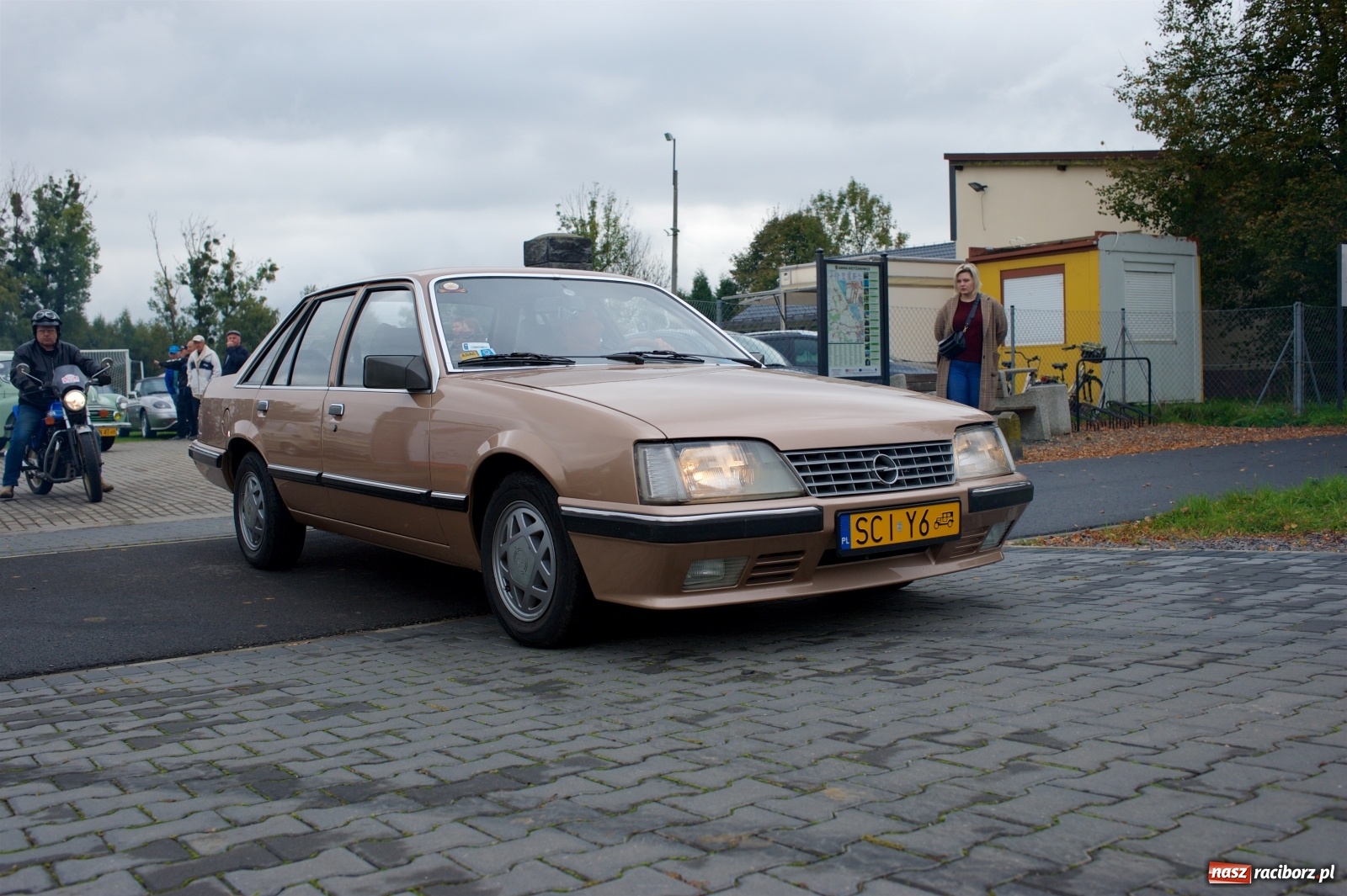 Zdjęcie w galerii na portalu naszraciborz.pl: Amerykański krążownik szos na zlocie w Zabełkowie [FOTO i WIDEO] wiadomości z regionu