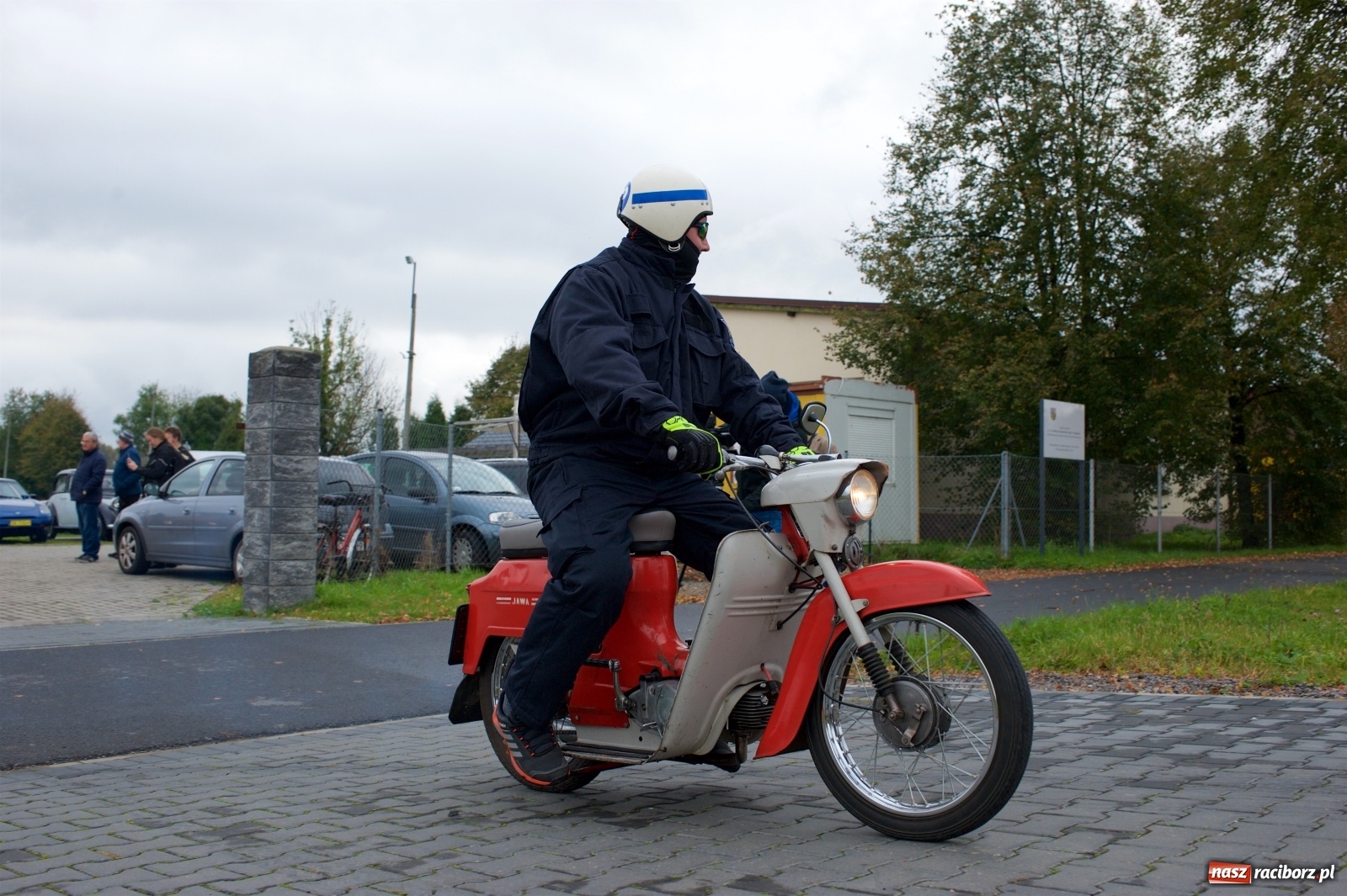 Zdjęcie w galerii na portalu naszraciborz.pl: Amerykański krążownik szos na zlocie w Zabełkowie [FOTO i WIDEO] wiadomości z regionu