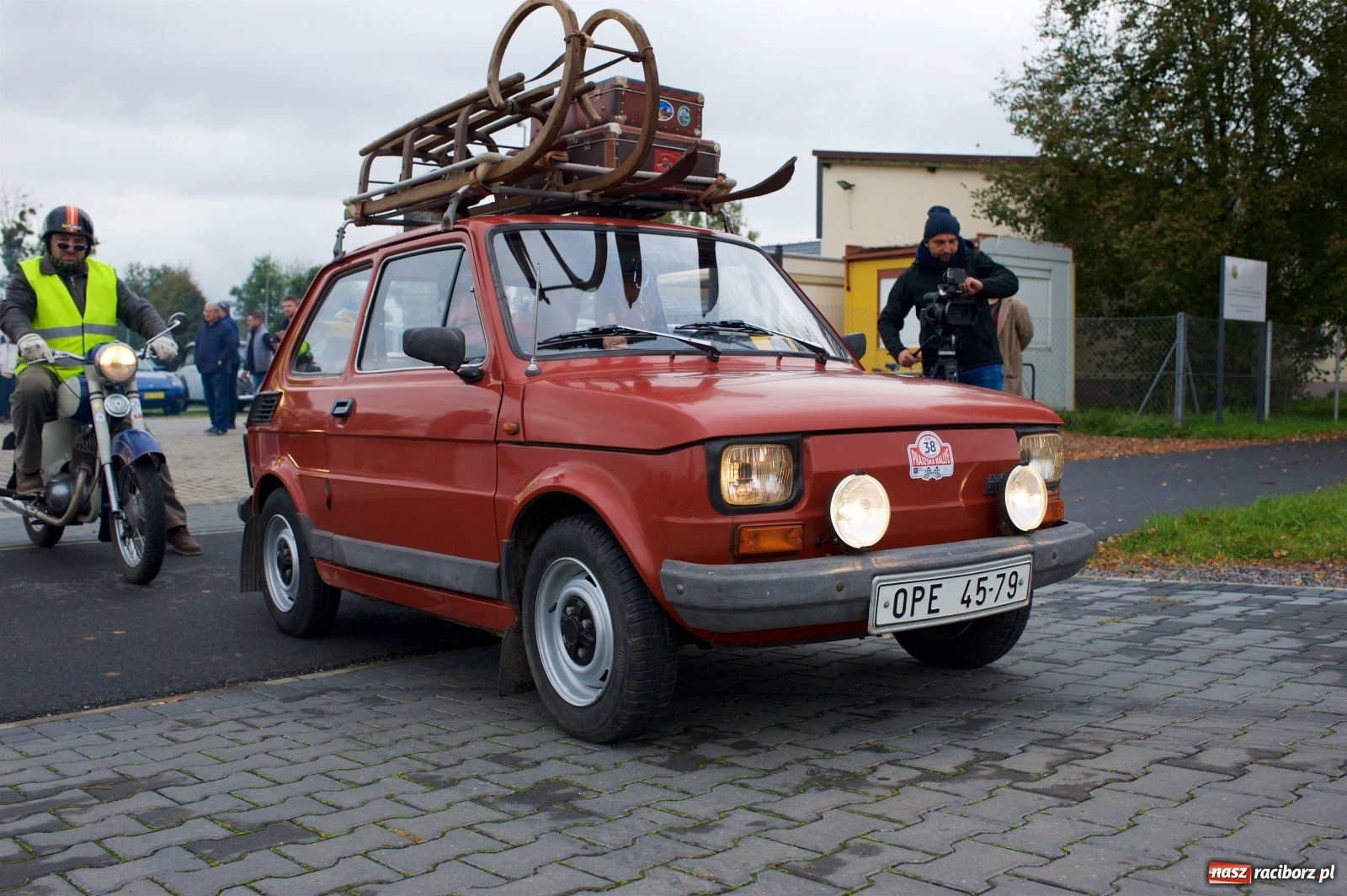 Zdjęcie w galerii na portalu naszraciborz.pl: Amerykański krążownik szos na zlocie w Zabełkowie [FOTO i WIDEO] wiadomości z regionu