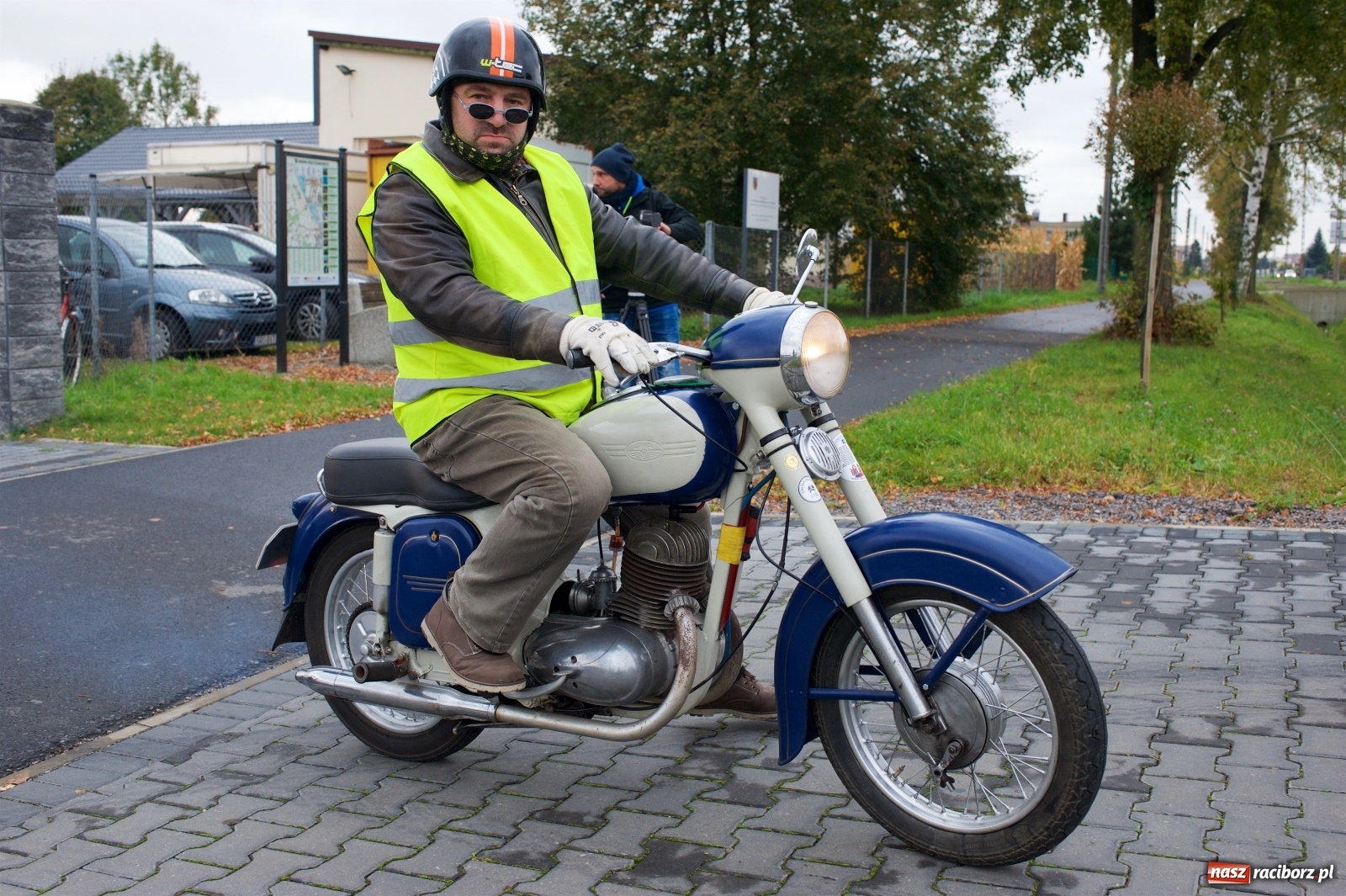 Zdjęcie w galerii na portalu naszraciborz.pl: Amerykański krążownik szos na zlocie w Zabełkowie [FOTO i WIDEO] wiadomości z regionu