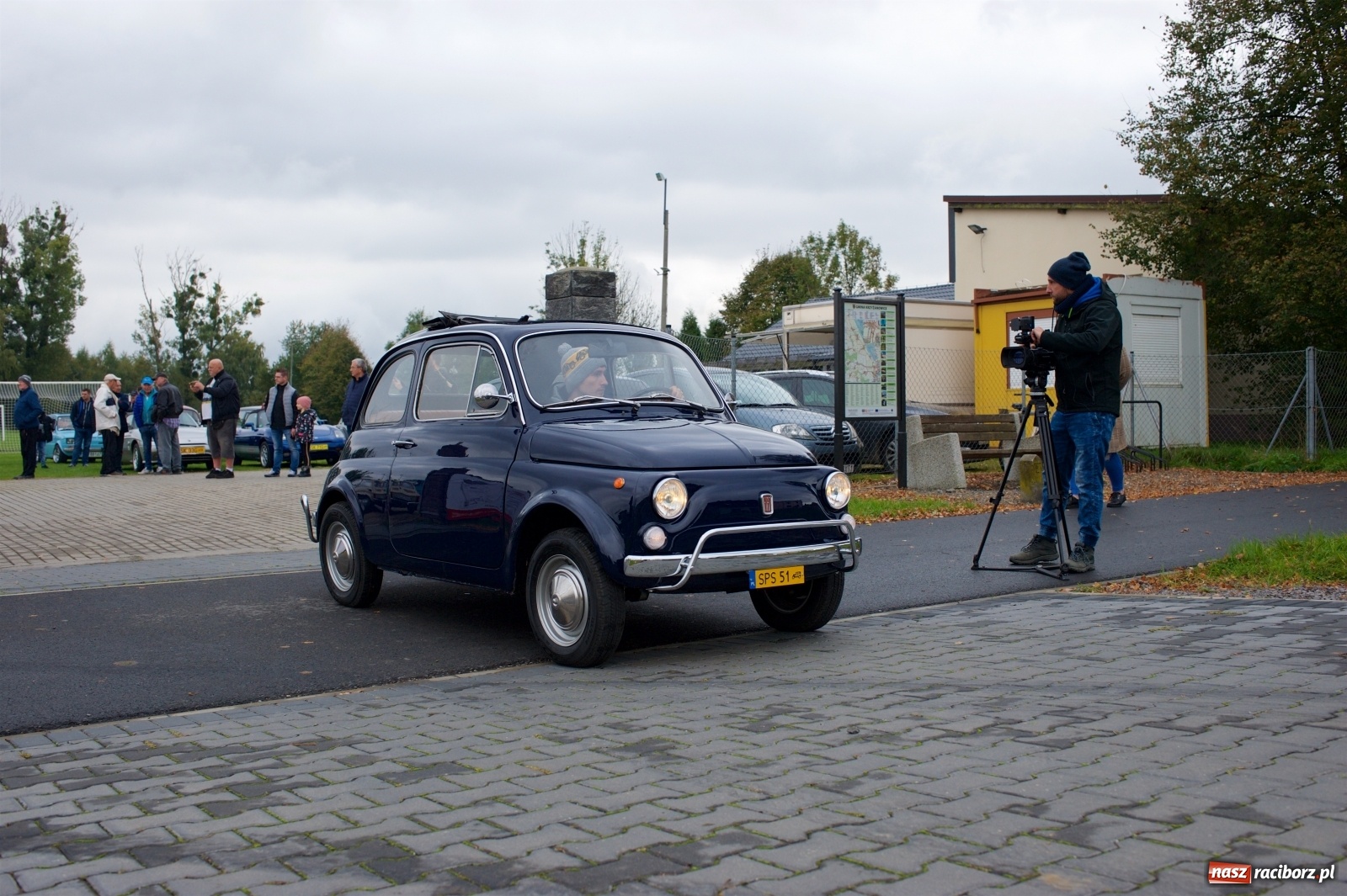 Zdjęcie w galerii na portalu naszraciborz.pl: Amerykański krążownik szos na zlocie w Zabełkowie [FOTO i WIDEO] wiadomości z regionu