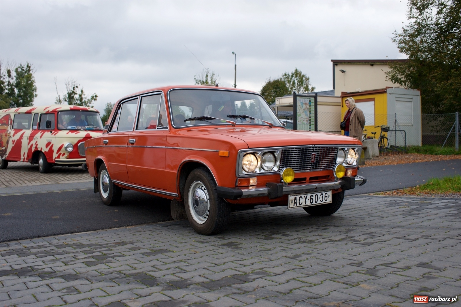 Zdjęcie w galerii na portalu naszraciborz.pl: Amerykański krążownik szos na zlocie w Zabełkowie [FOTO i WIDEO] wiadomości z regionu