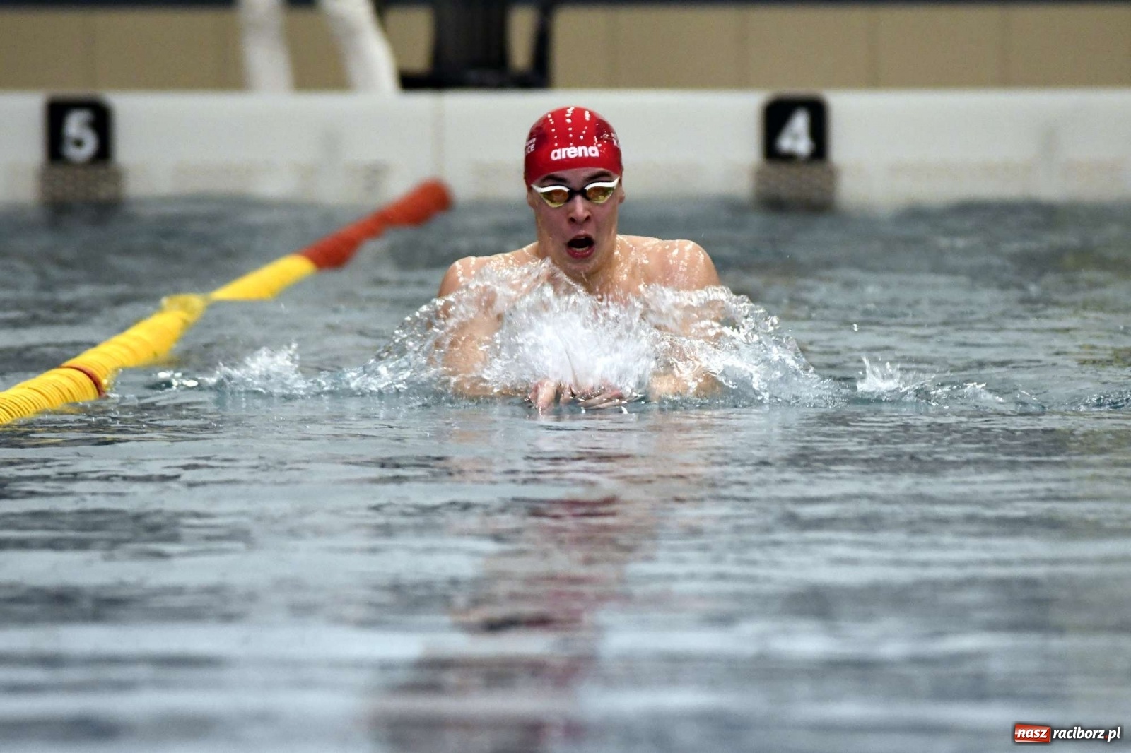 Zdjęcie w galerii na portalu naszraciborz.pl: Pływackie sprinty na pływalni ZSOMS [FOTO i WIDEO] wiadomości z regionu