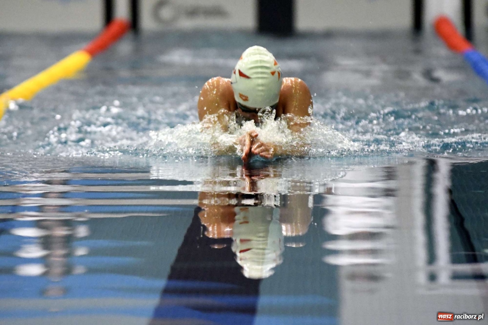 Zdjęcie w galerii na portalu naszraciborz.pl: Pływackie sprinty na pływalni ZSOMS [FOTO i WIDEO] wiadomości z regionu