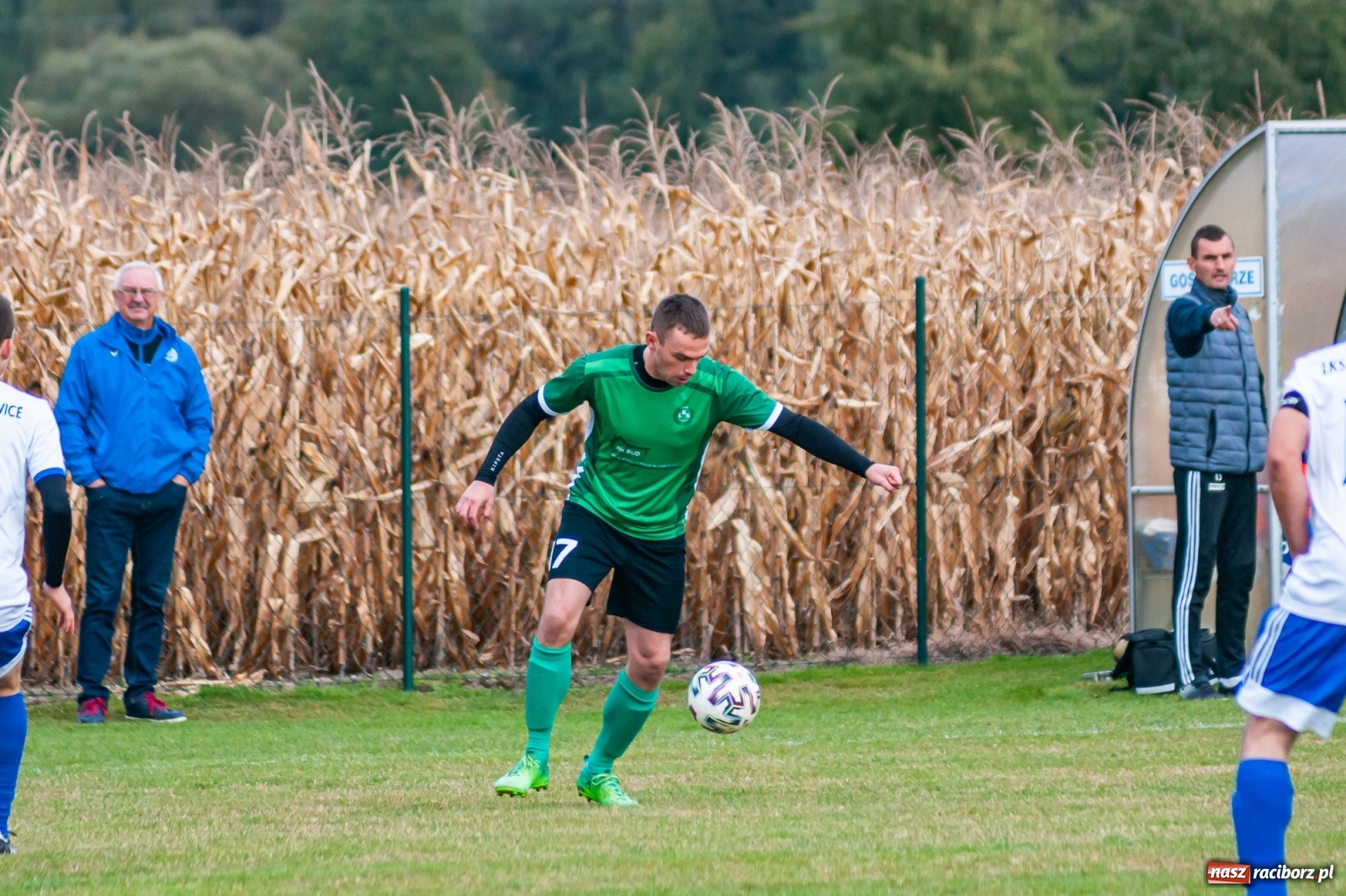 Zdjęcie w galerii na portalu naszraciborz.pl: Piłkarze Markowic zrobili prezent trenerowi [FOTO] wiadomości z regionu