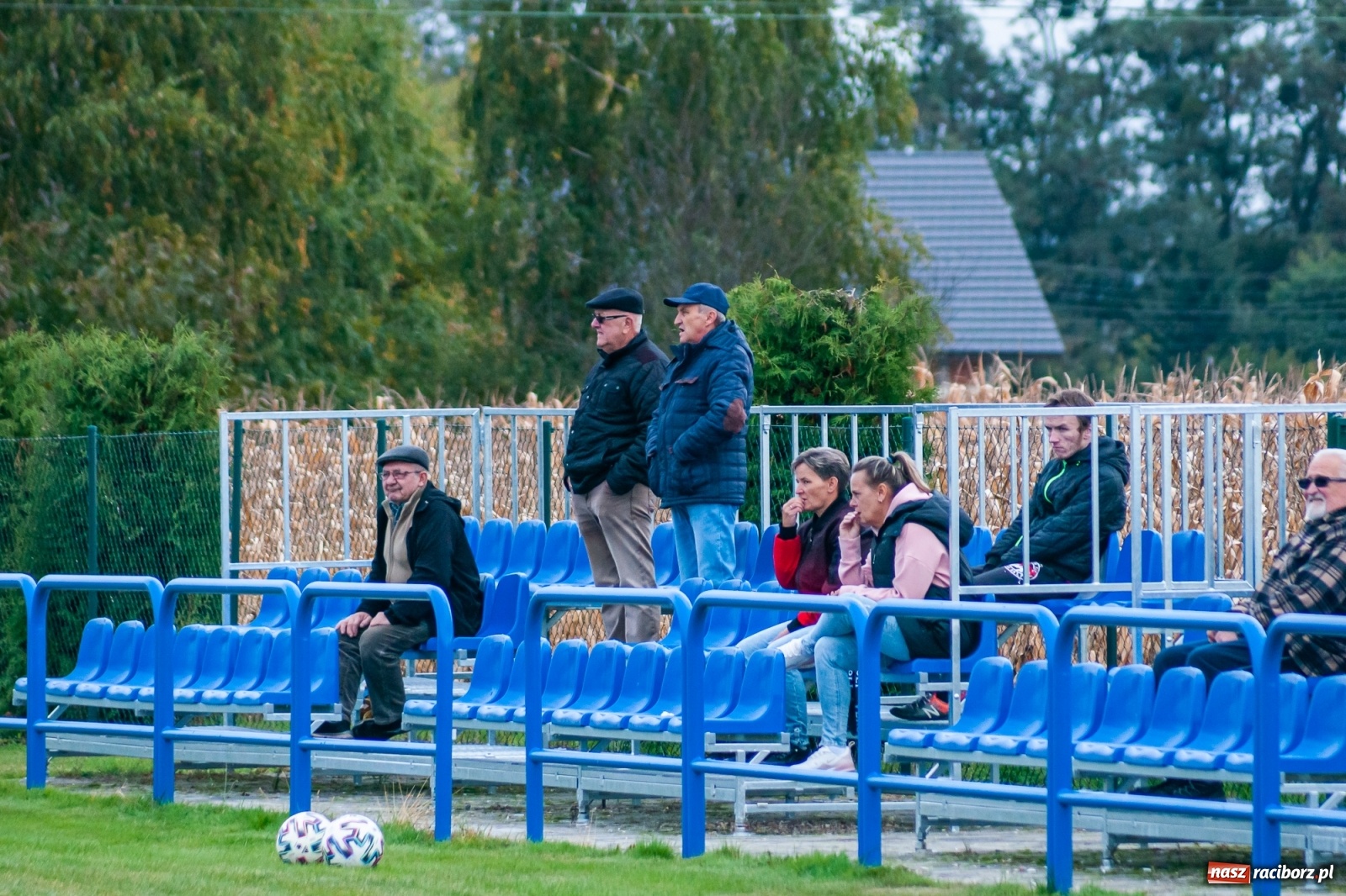 Zdjęcie w galerii na portalu naszraciborz.pl: Piłkarze Markowic zrobili prezent trenerowi [FOTO] wiadomości z regionu